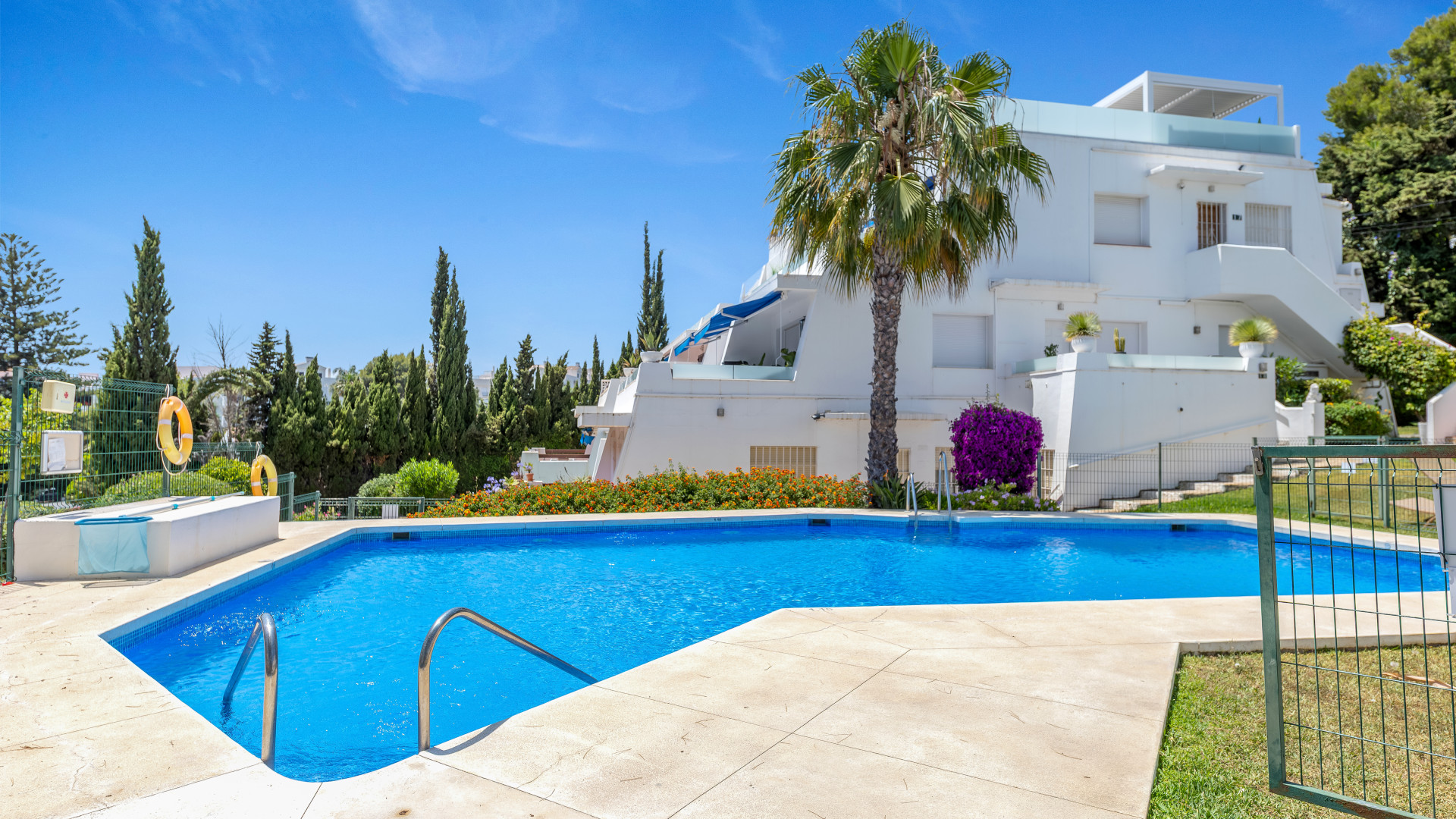 Apartment 3 Bedrooms 3 Bathrooms in Marbella, Costa del Sol