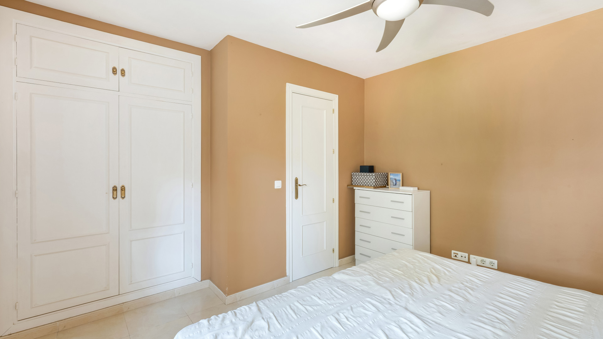 Apartment 3 Bedrooms 3 Bathrooms in Marbella, Costa del Sol