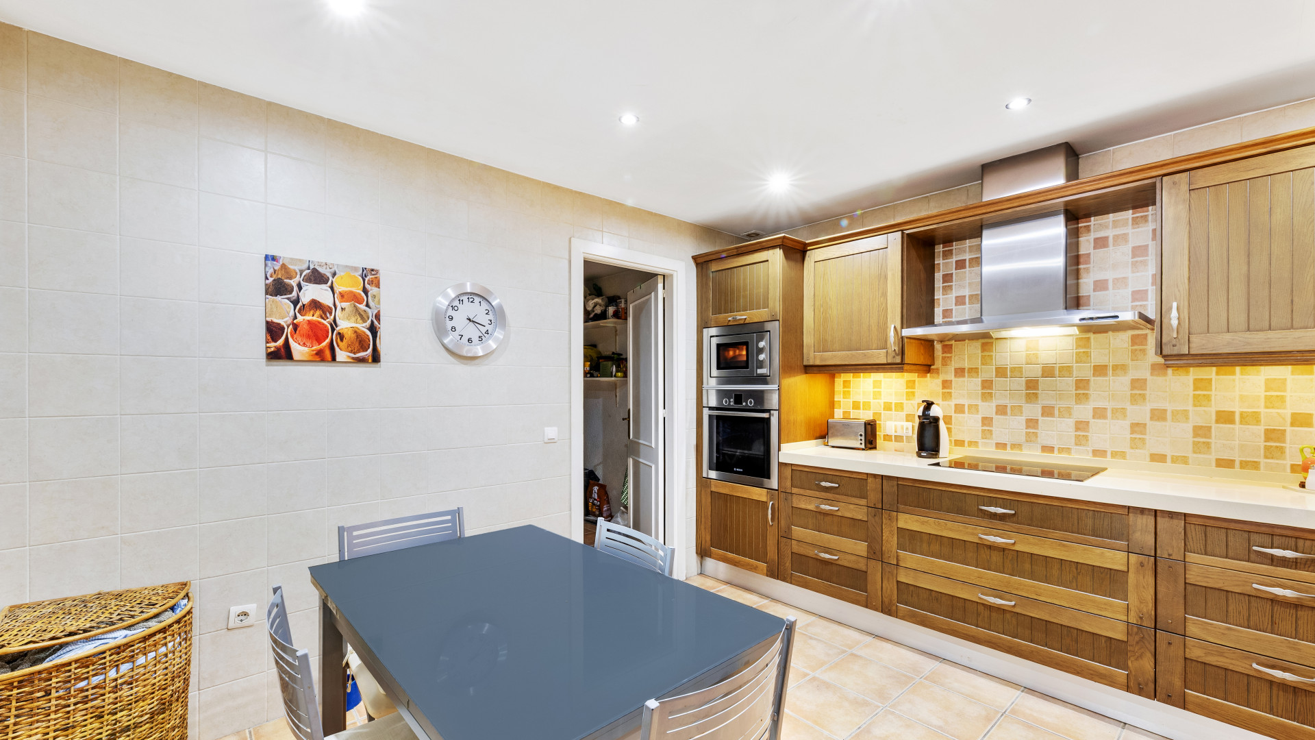 Apartment 3 Bedrooms 3 Bathrooms in Marbella, Costa del Sol