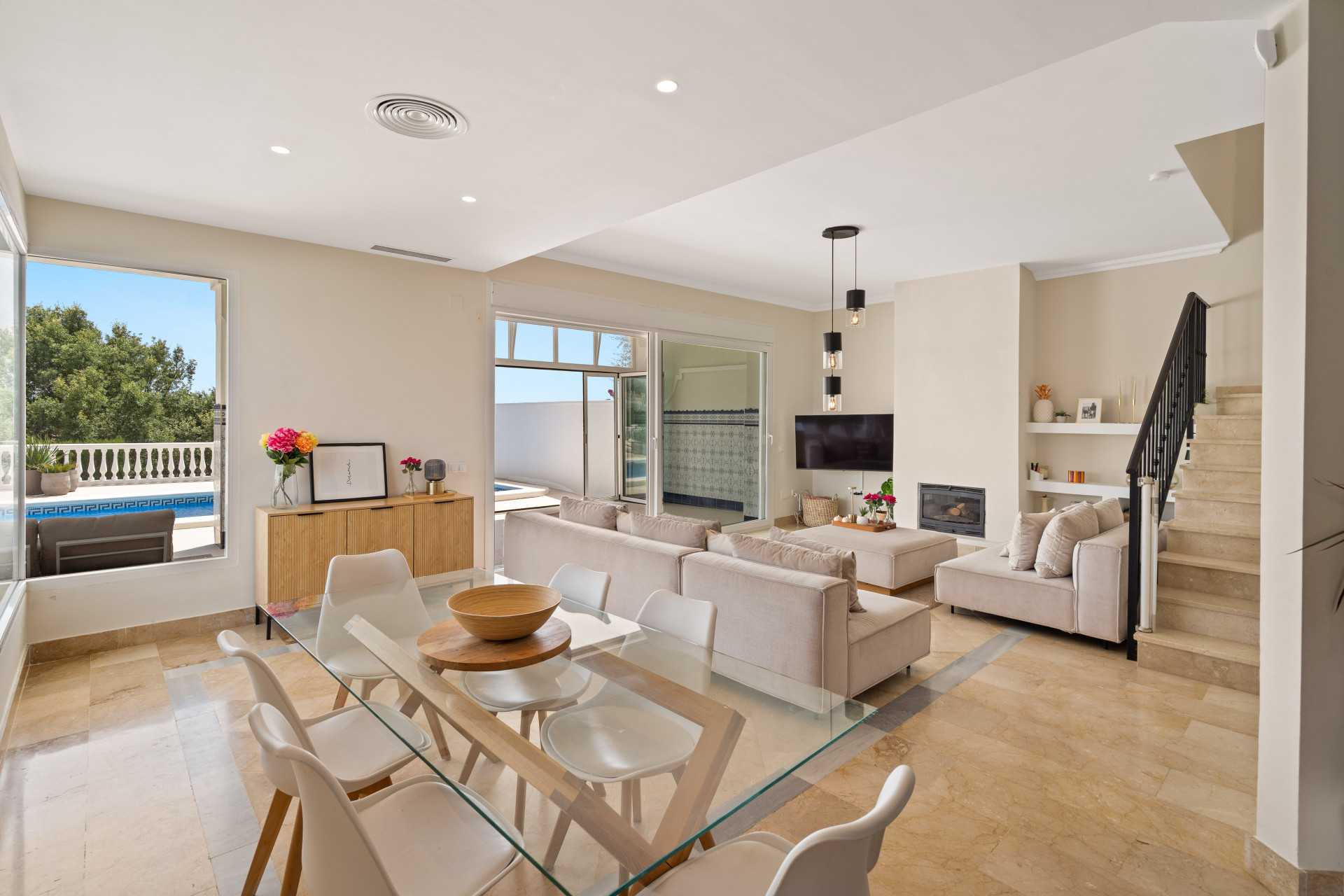 Villa 4 Bedrooms 3 Bathrooms in Marbella, Costa del Sol