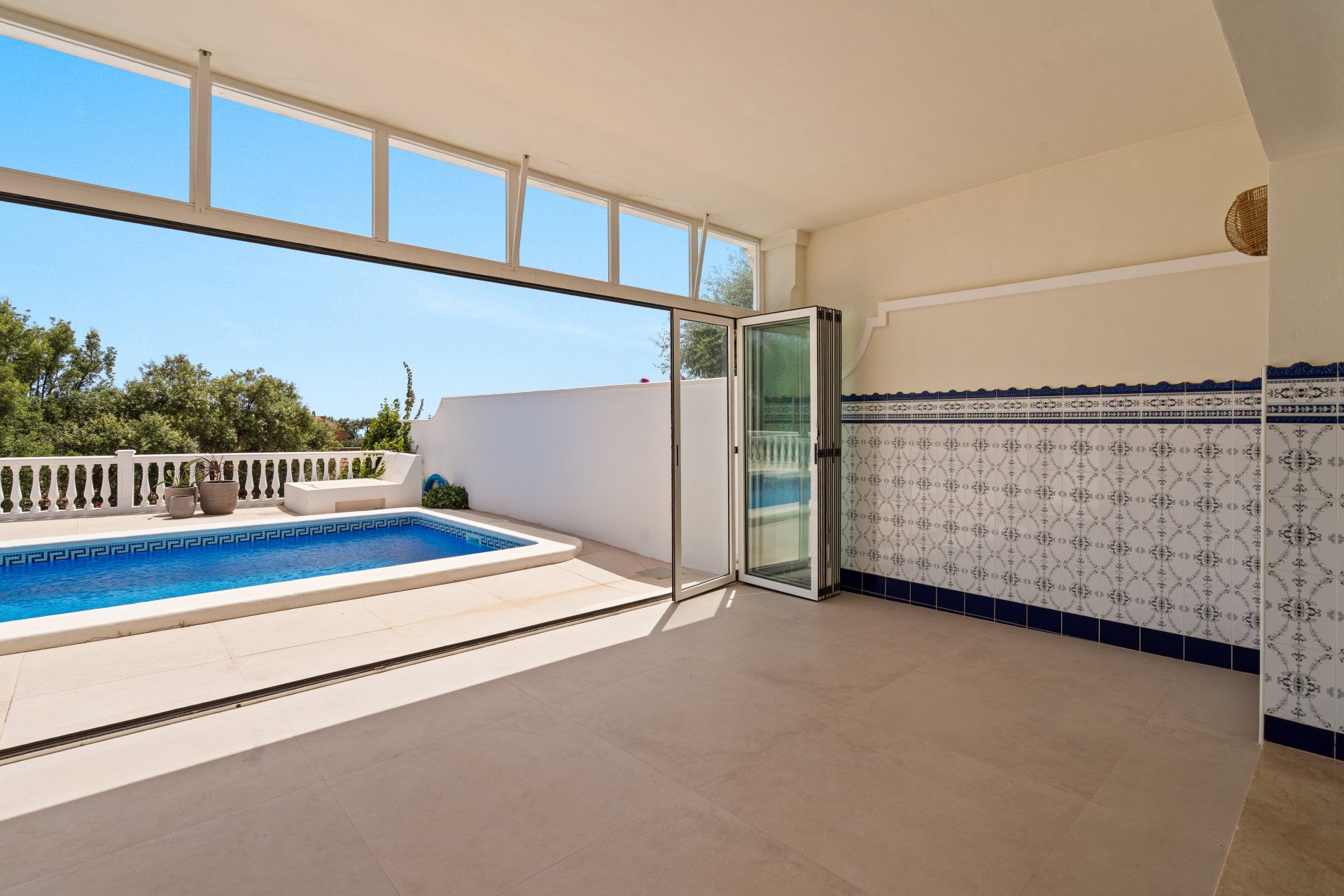 Villa 4 Bedrooms 3 Bathrooms in Marbella, Costa del Sol
