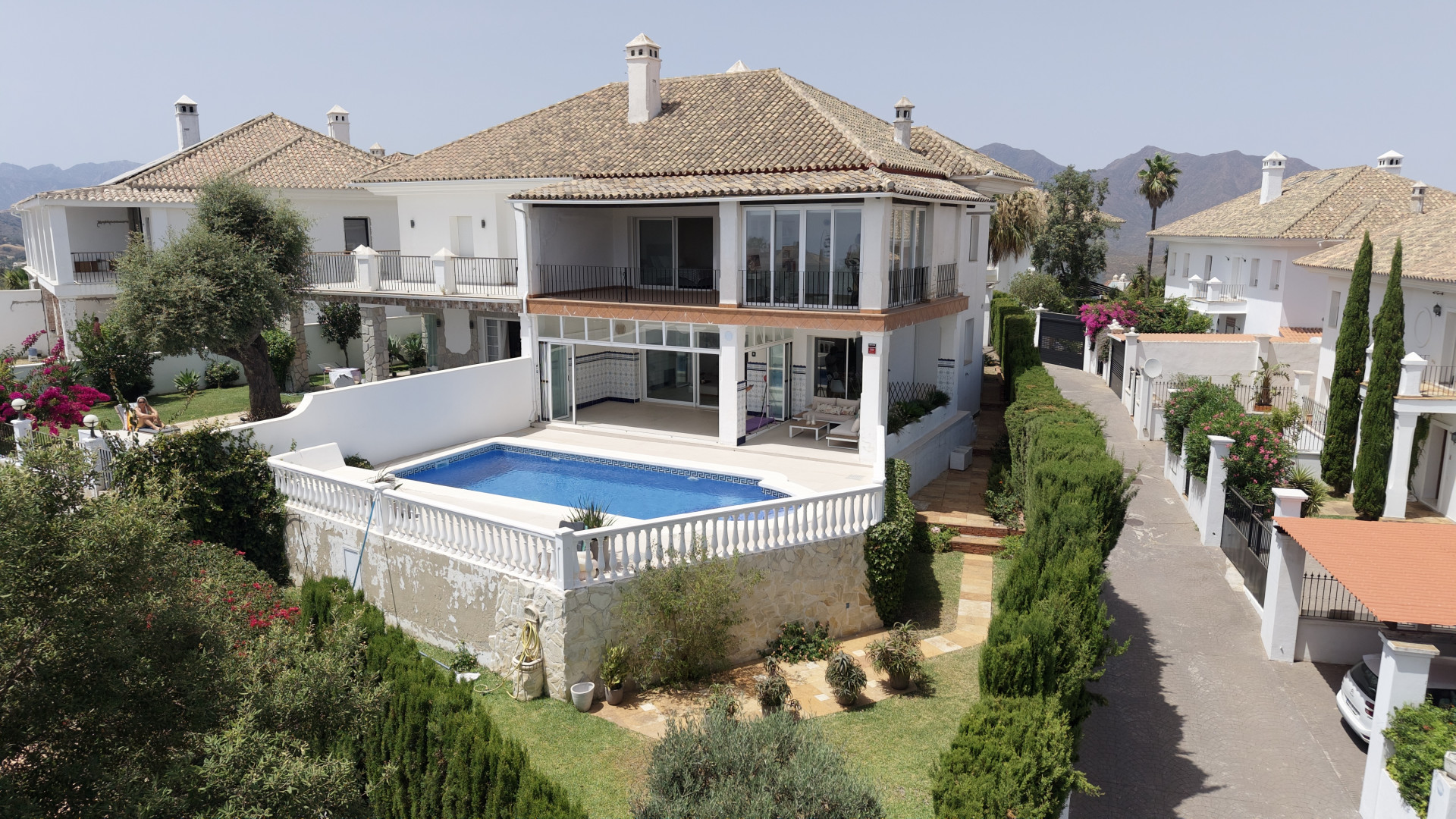 Villa 4 Bedrooms 3 Bathrooms in Marbella, Costa del Sol