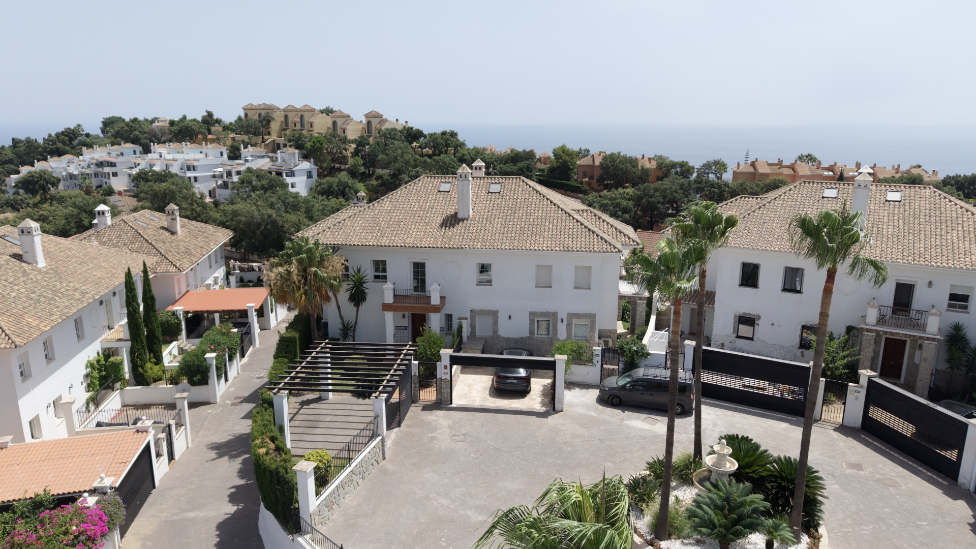 Villa 4 Bedrooms 3 Bathrooms in Marbella, Costa del Sol