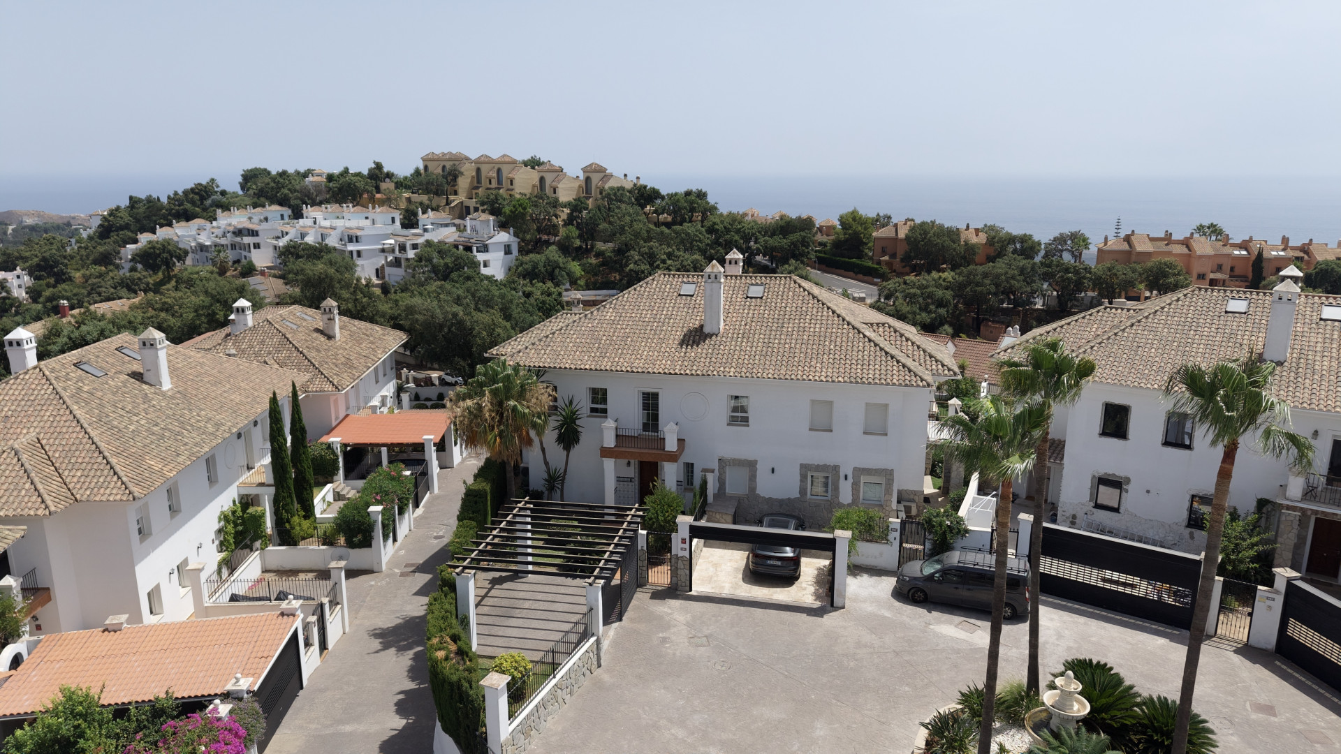 Villa 4 Bedrooms 3 Bathrooms in Marbella, Costa del Sol