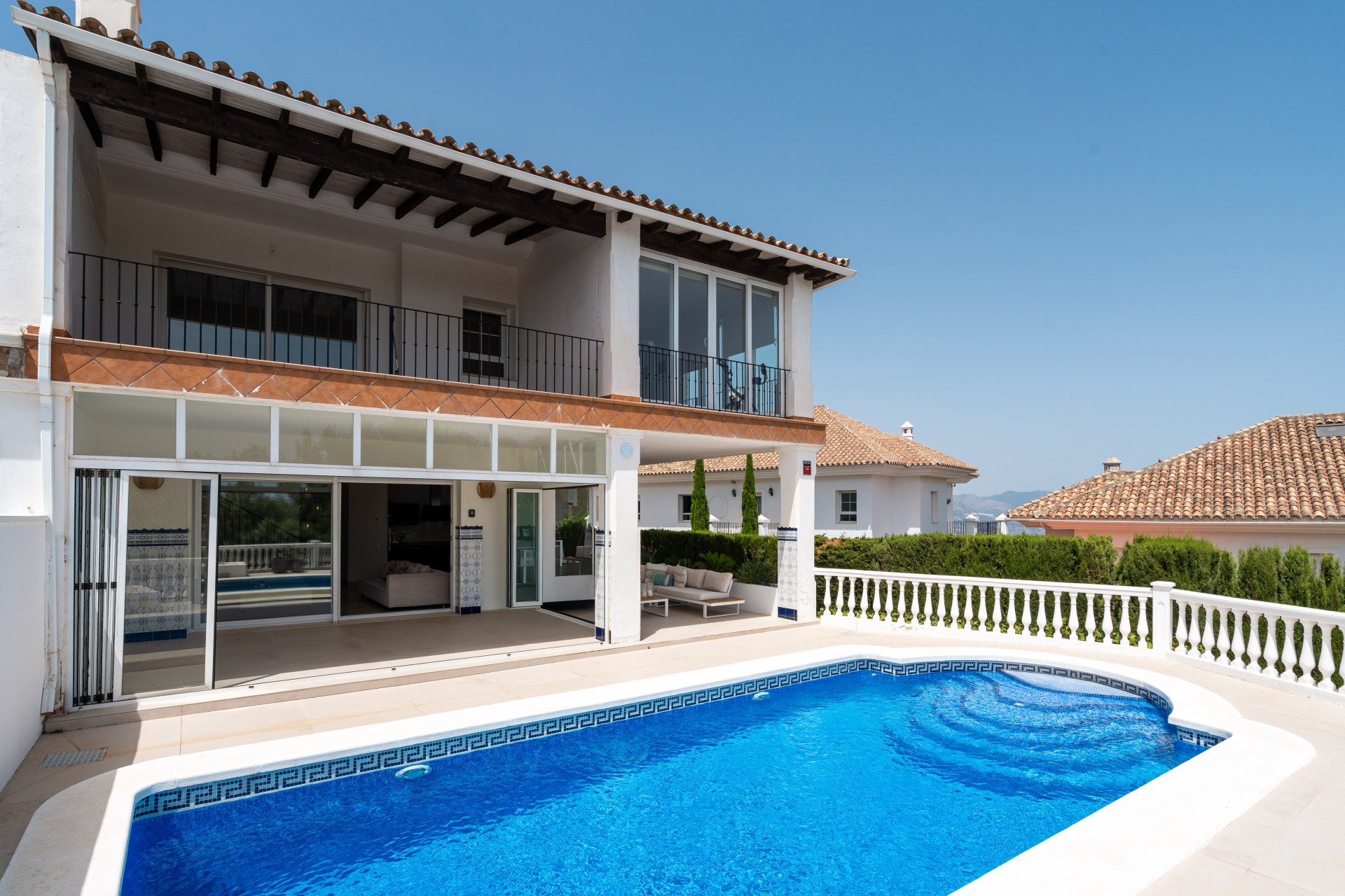 Villa 4 Bedrooms 3 Bathrooms in Marbella, Costa del Sol