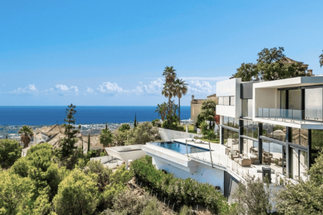 Villa 4 Bedrooms 5 Bathrooms in Marbella, Costa del Sol