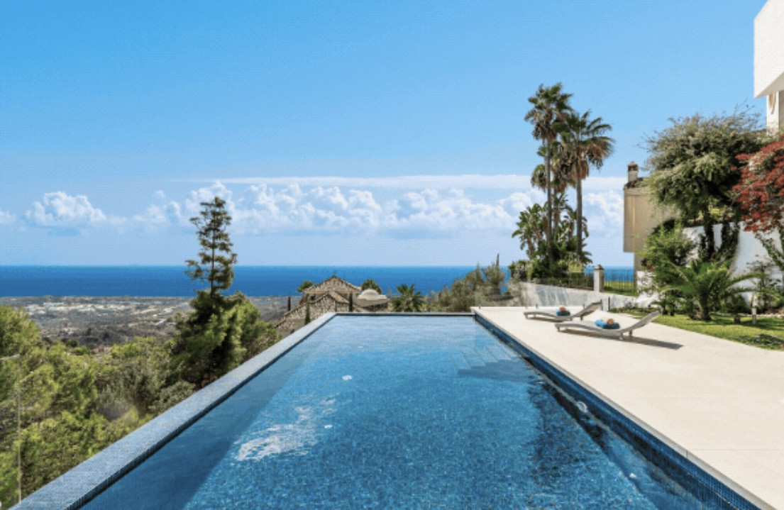 Villa 4 Bedrooms 5 Bathrooms in Marbella, Costa del Sol