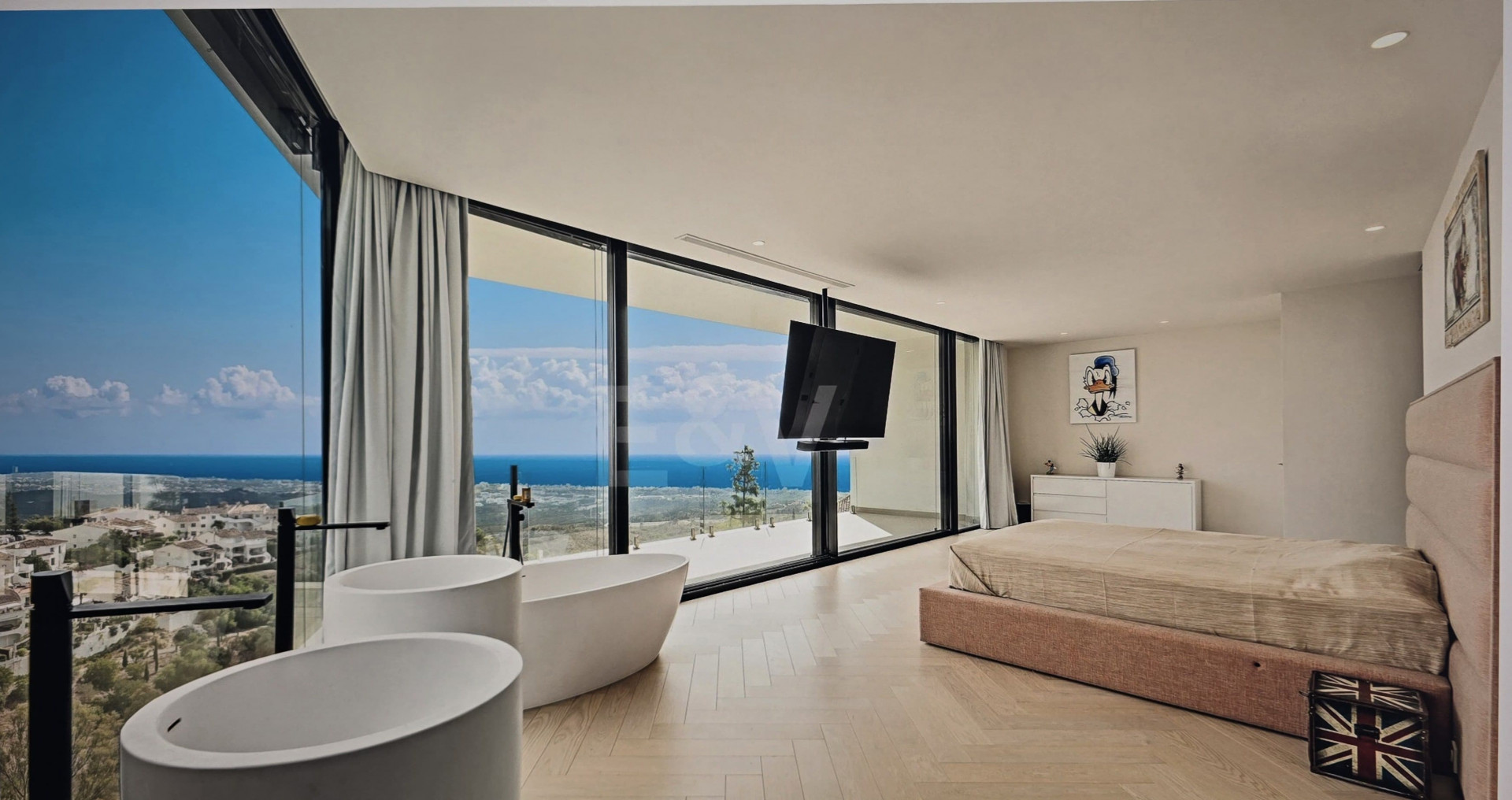 Villa 4 Bedrooms 5 Bathrooms in Marbella, Costa del Sol