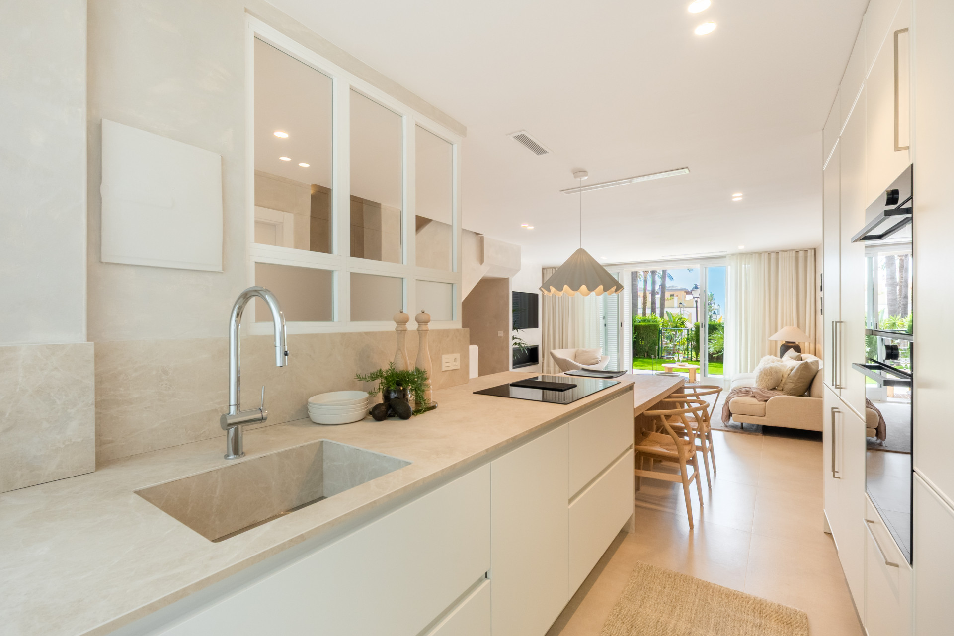 Town House 3 Bedrooms 3 Bathrooms in Marbella, Costa del Sol