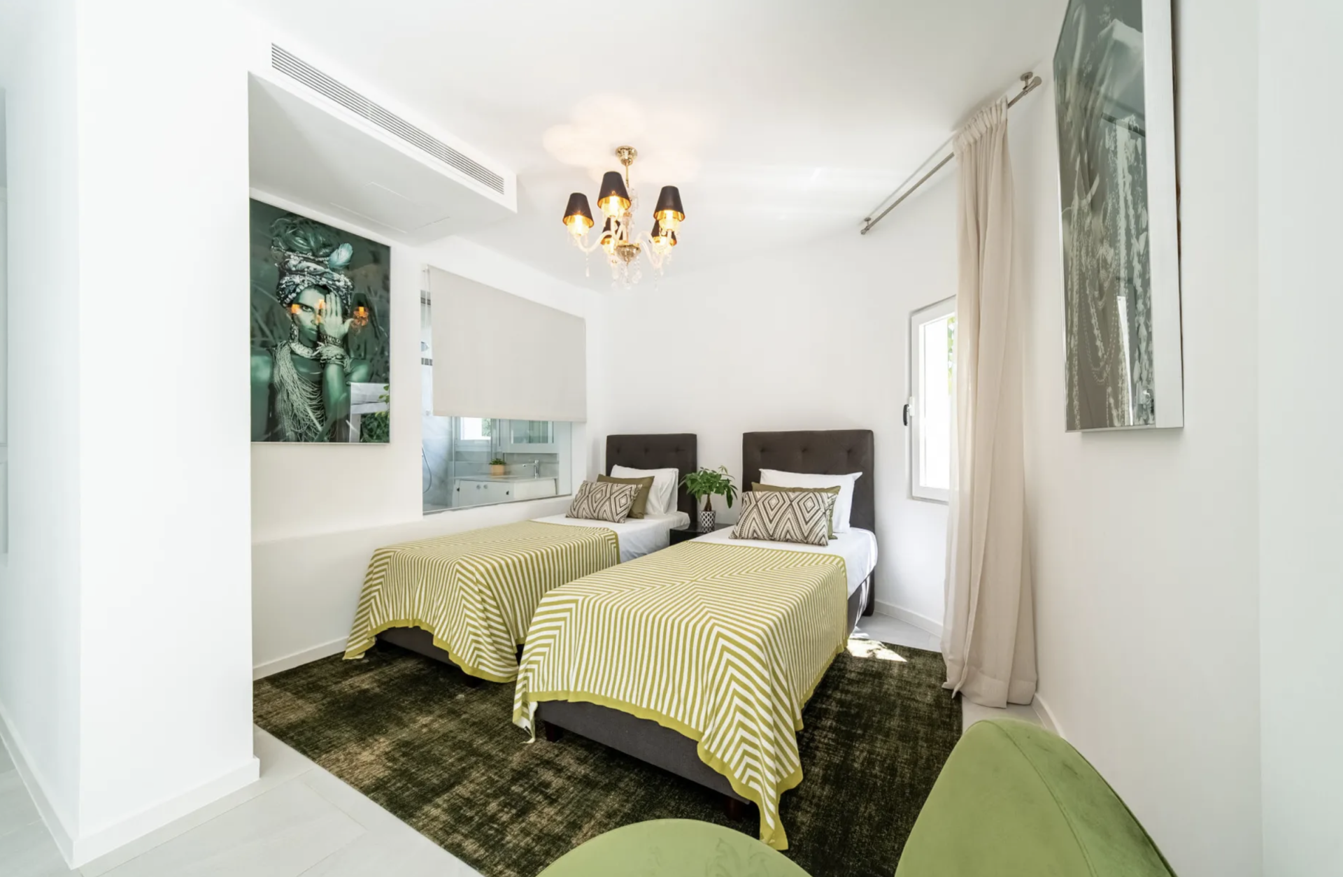 Villa 4 Bedrooms 5 Bathrooms in Marbella, Costa del Sol