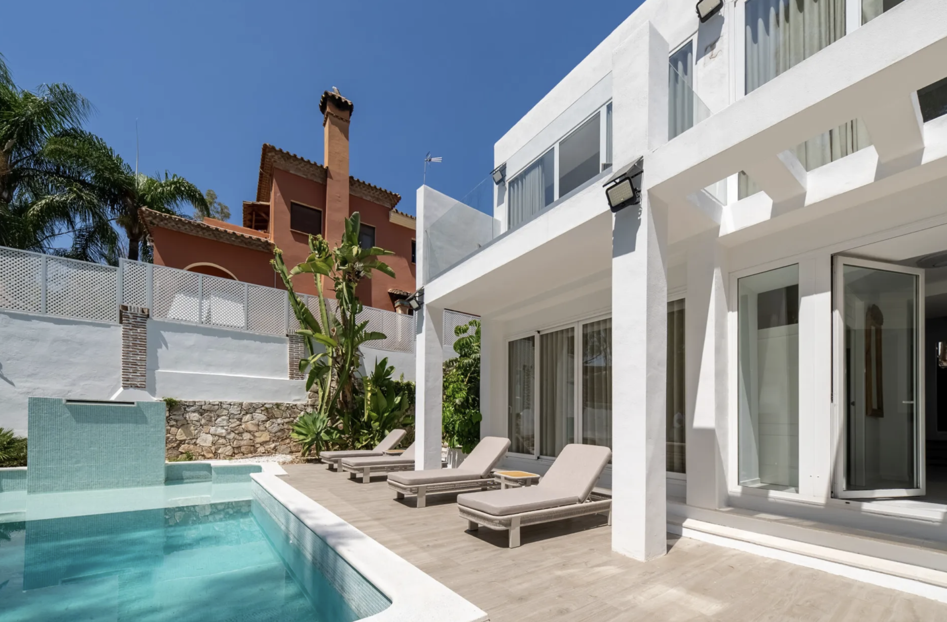 Villa 4 Bedrooms 5 Bathrooms in Marbella, Costa del Sol