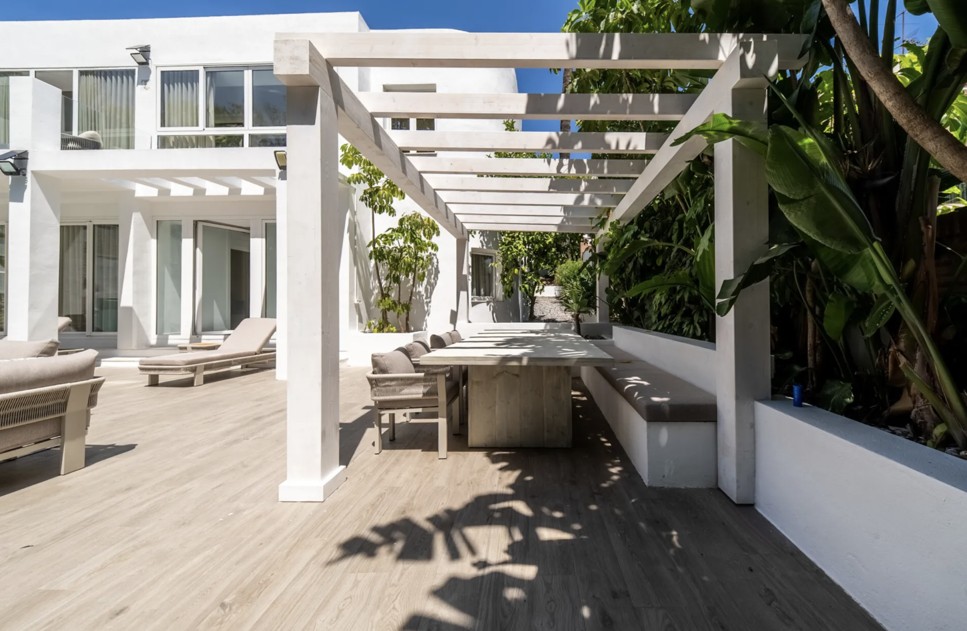 Villa 4 Bedrooms 5 Bathrooms in Marbella, Costa del Sol