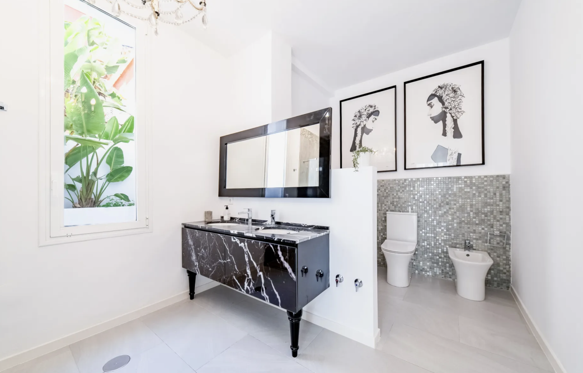 Villa 4 Bedrooms 5 Bathrooms in Marbella, Costa del Sol