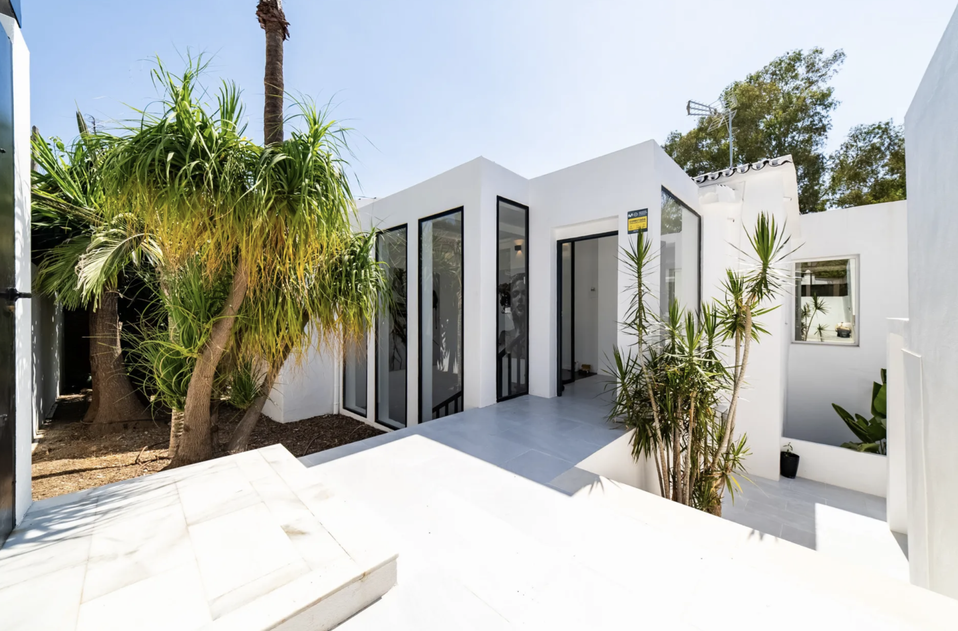 Villa 4 Bedrooms 5 Bathrooms in Marbella, Costa del Sol