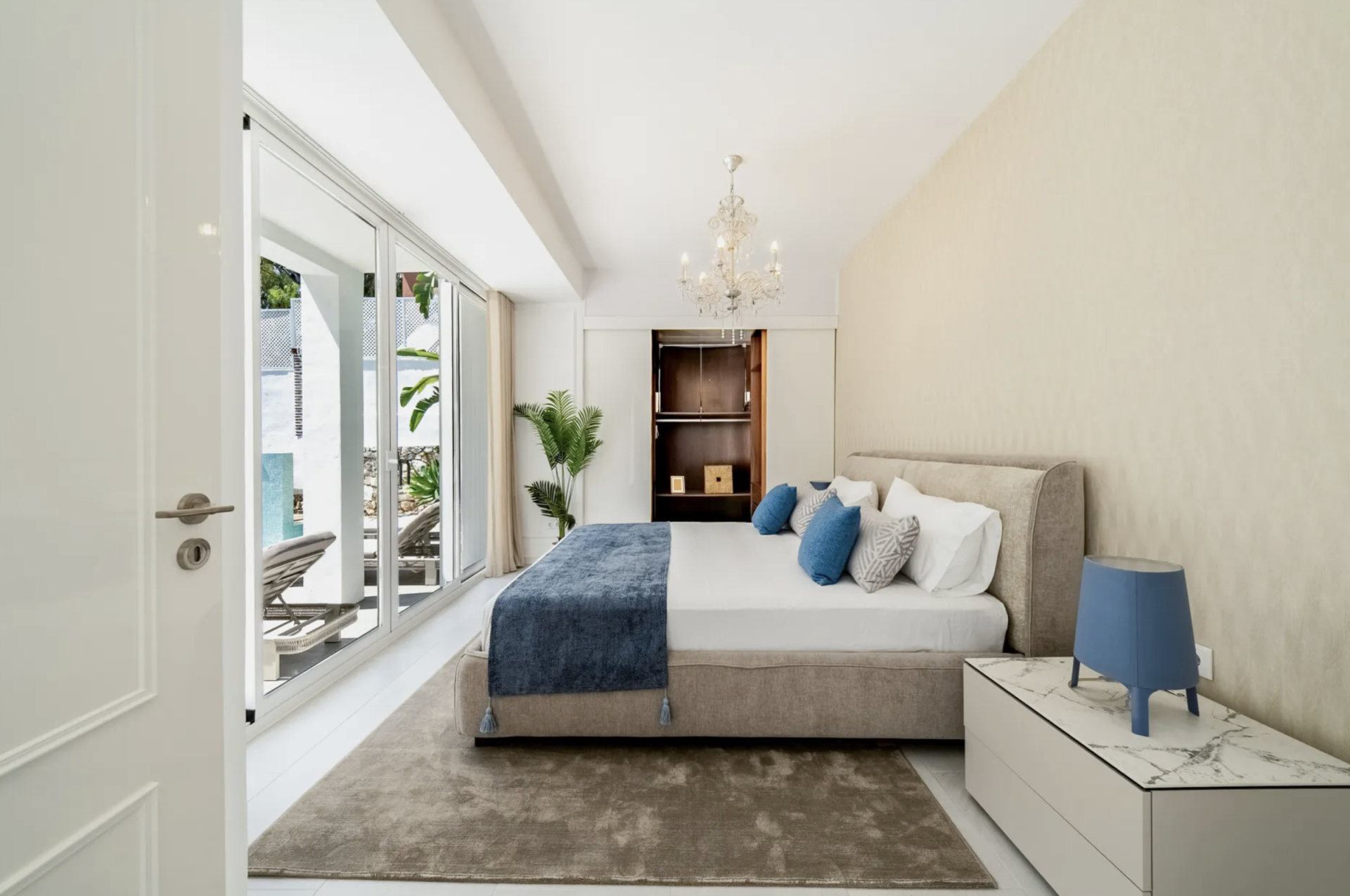 Villa 4 Bedrooms 5 Bathrooms in Marbella, Costa del Sol