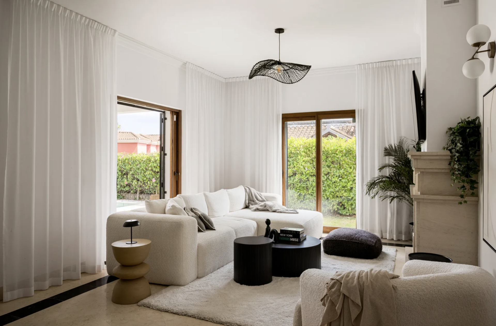 Villa 5 Bedrooms 4 Bathrooms in Marbella, Costa del Sol