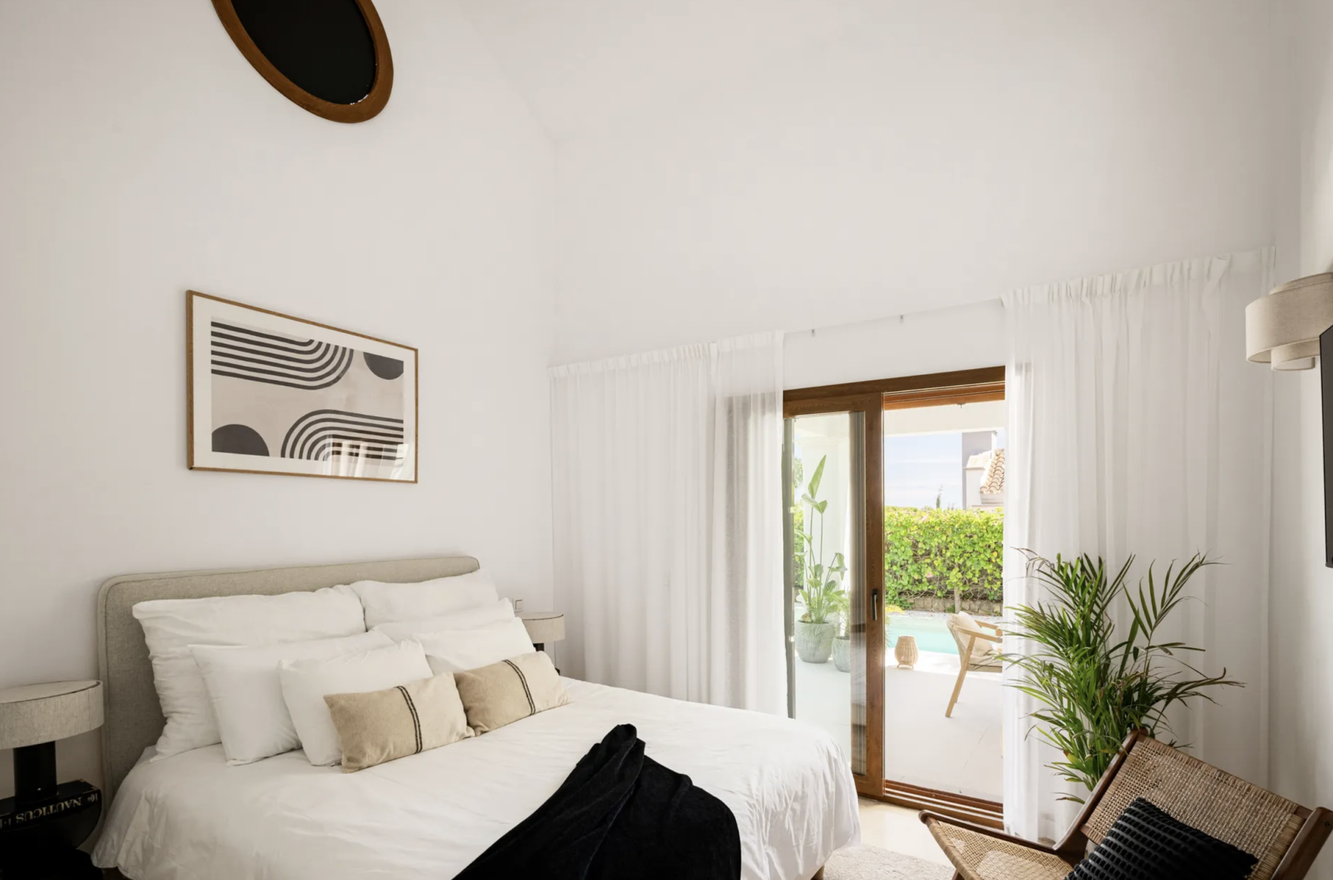 Villa 5 Bedrooms 4 Bathrooms in Marbella, Costa del Sol