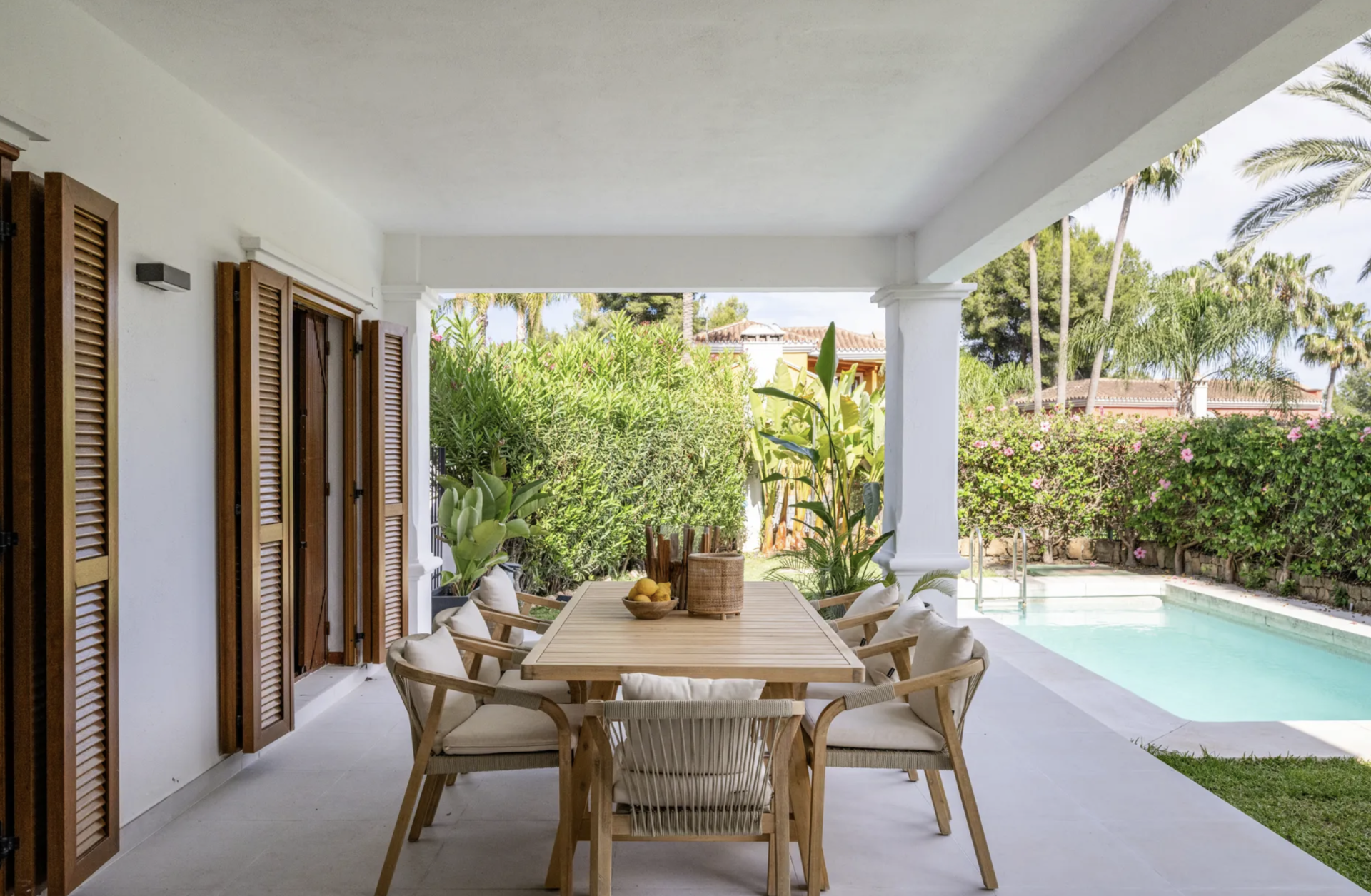 Villa 5 Bedrooms 4 Bathrooms in Marbella, Costa del Sol