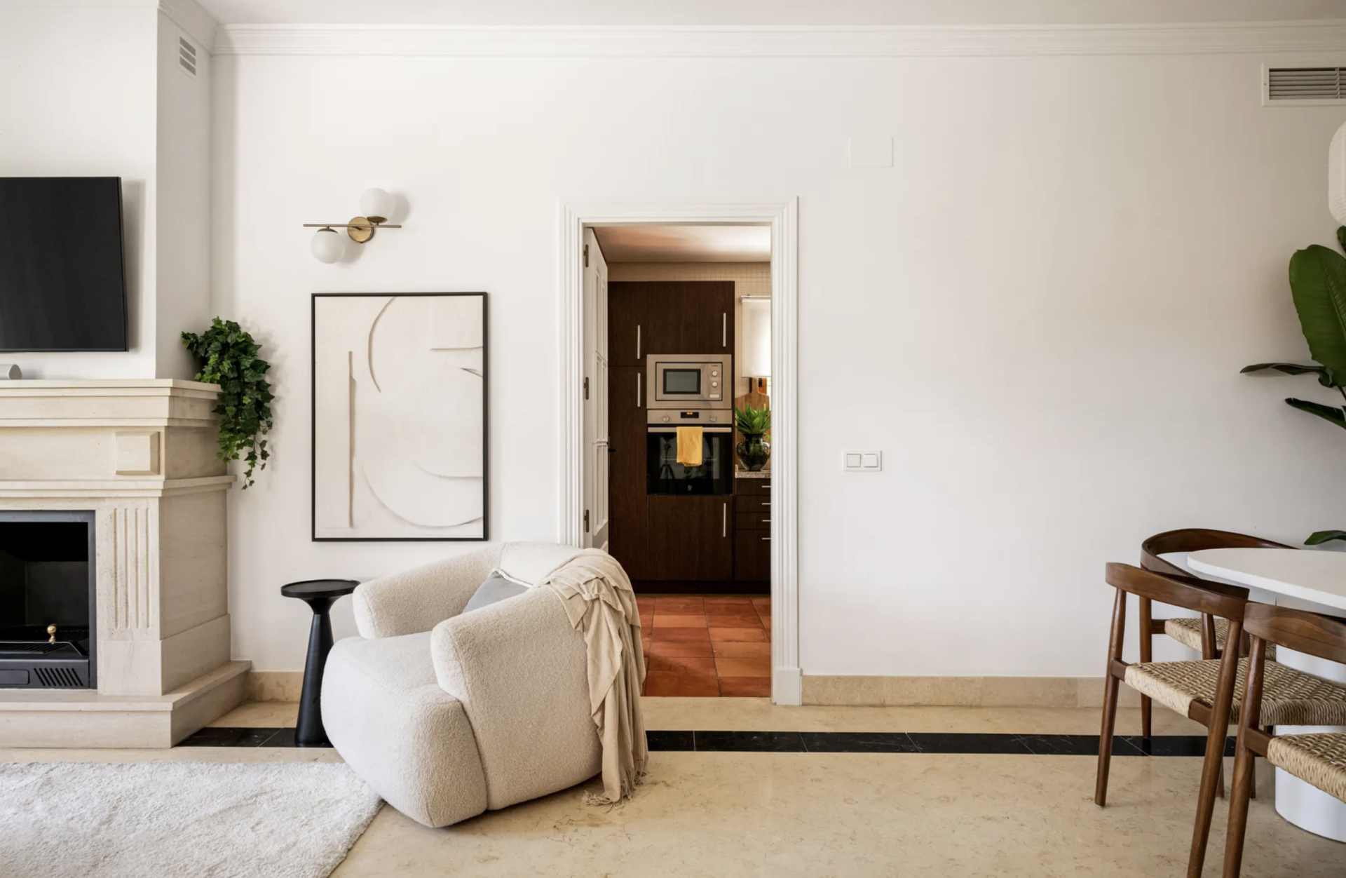 Villa 5 Bedrooms 4 Bathrooms in Marbella, Costa del Sol