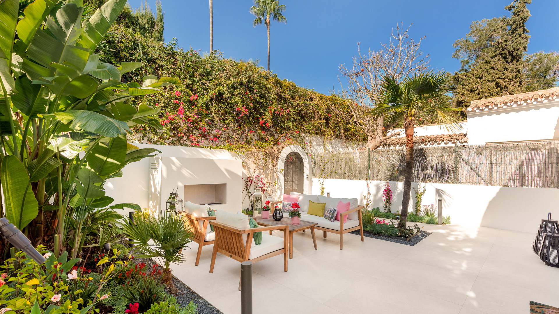 Semi Detached Villa 3 Bedrooms 3 Bathrooms in Marbella, Costa del Sol