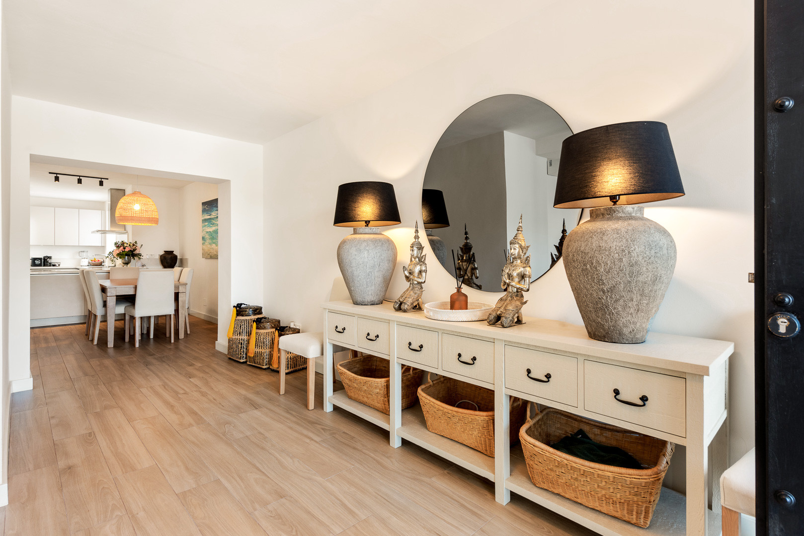 Semi Detached Villa 3 Bedrooms 3 Bathrooms in Marbella, Costa del Sol