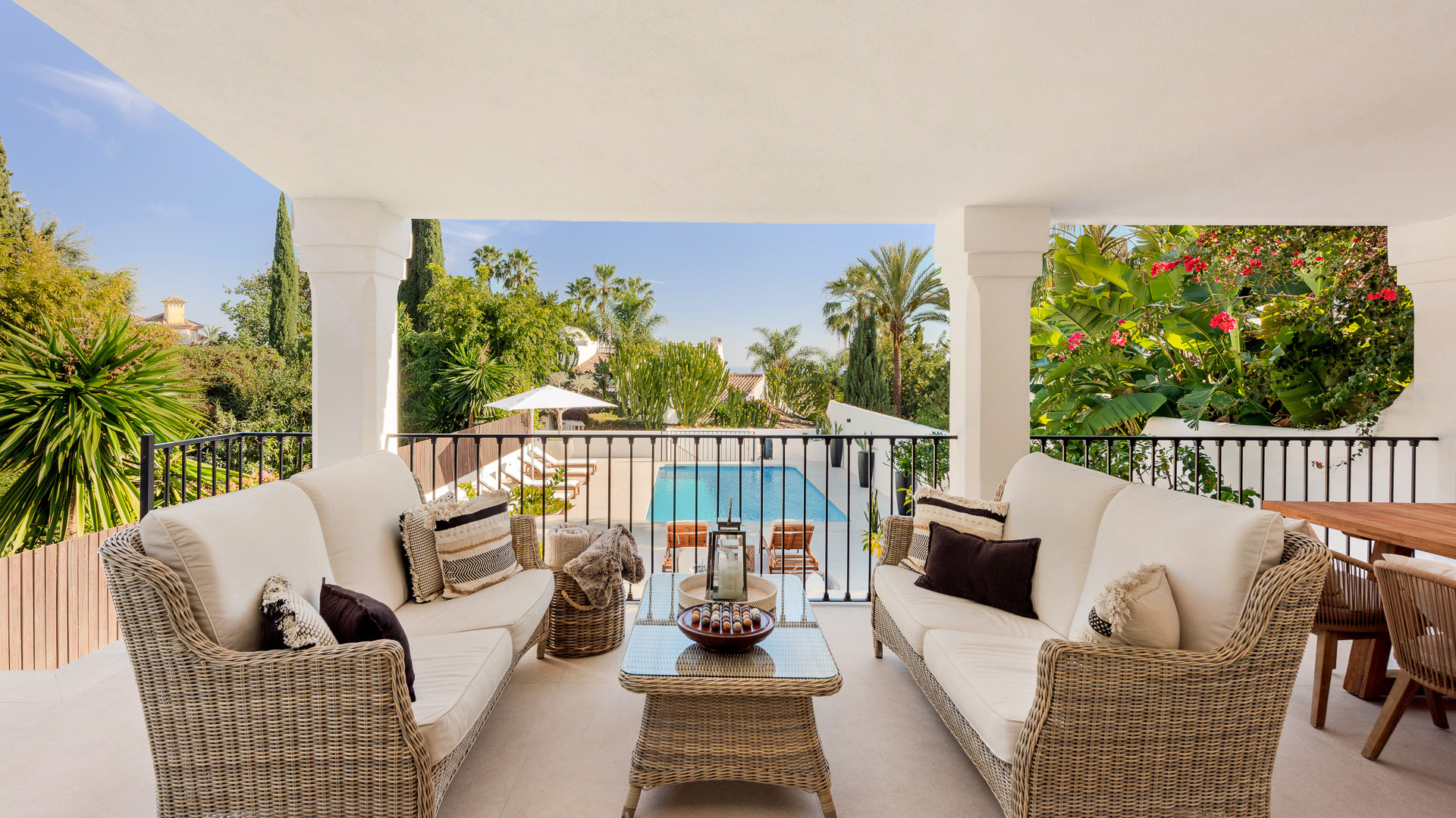 Semi Detached Villa 3 Bedrooms 3 Bathrooms in Marbella, Costa del Sol