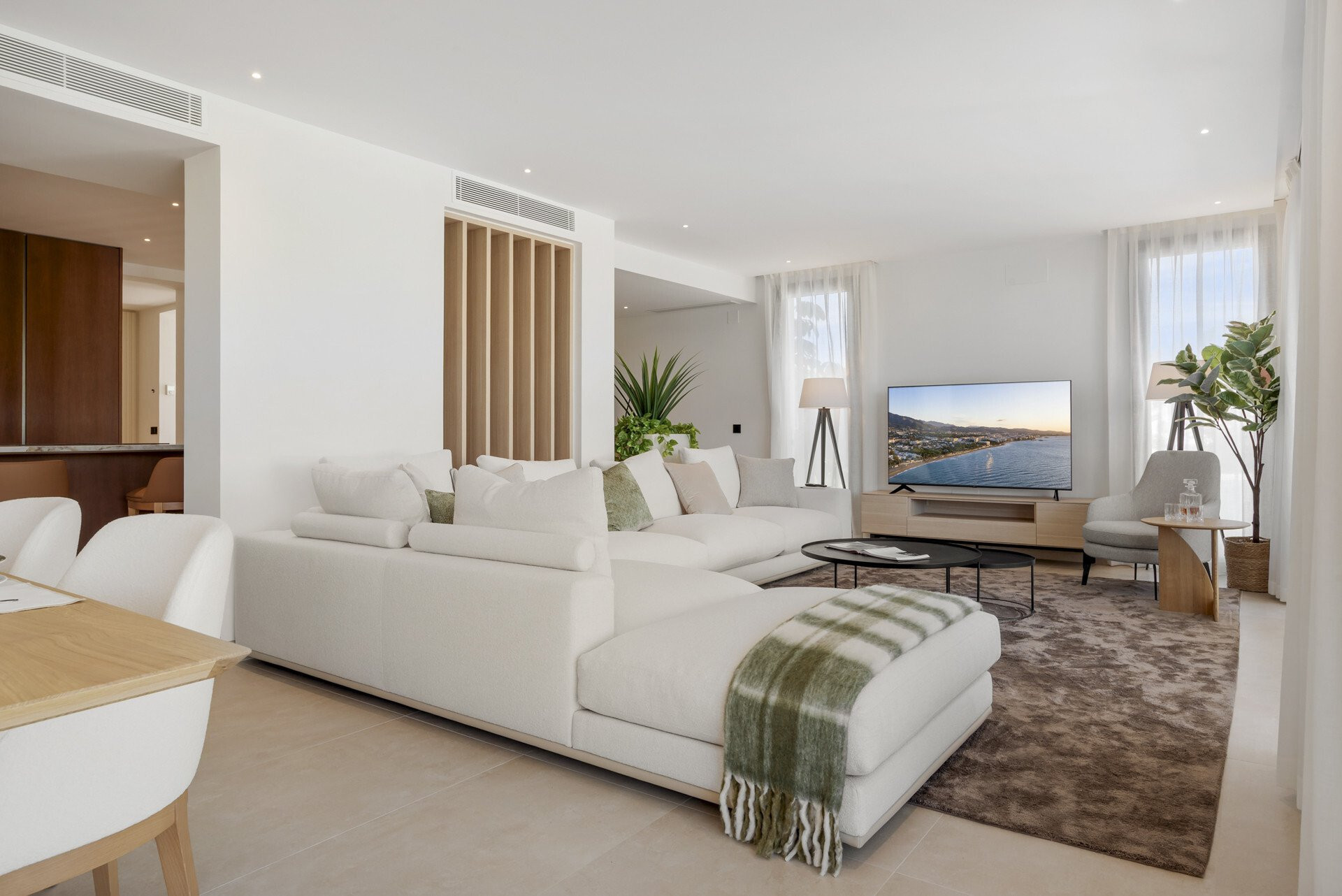 Villa 4 Bedrooms 4 Bathrooms in Marbella, Costa del Sol