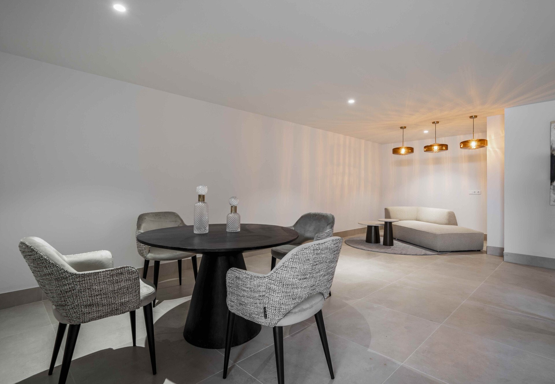 Villa 4 Bedrooms 4 Bathrooms in Estepona, Costa del Sol