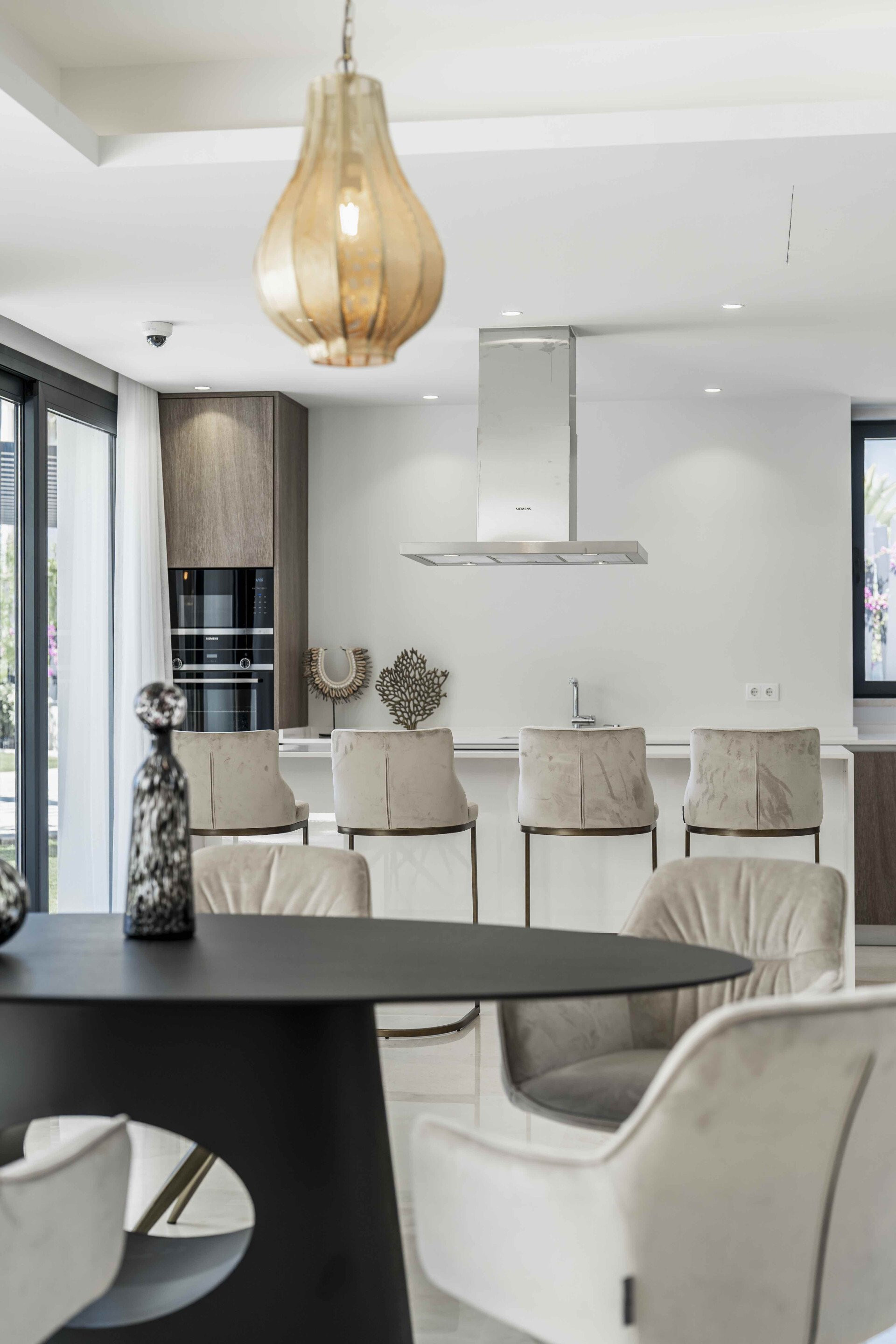 Villa 4 Bedrooms 4 Bathrooms in Estepona, Costa del Sol