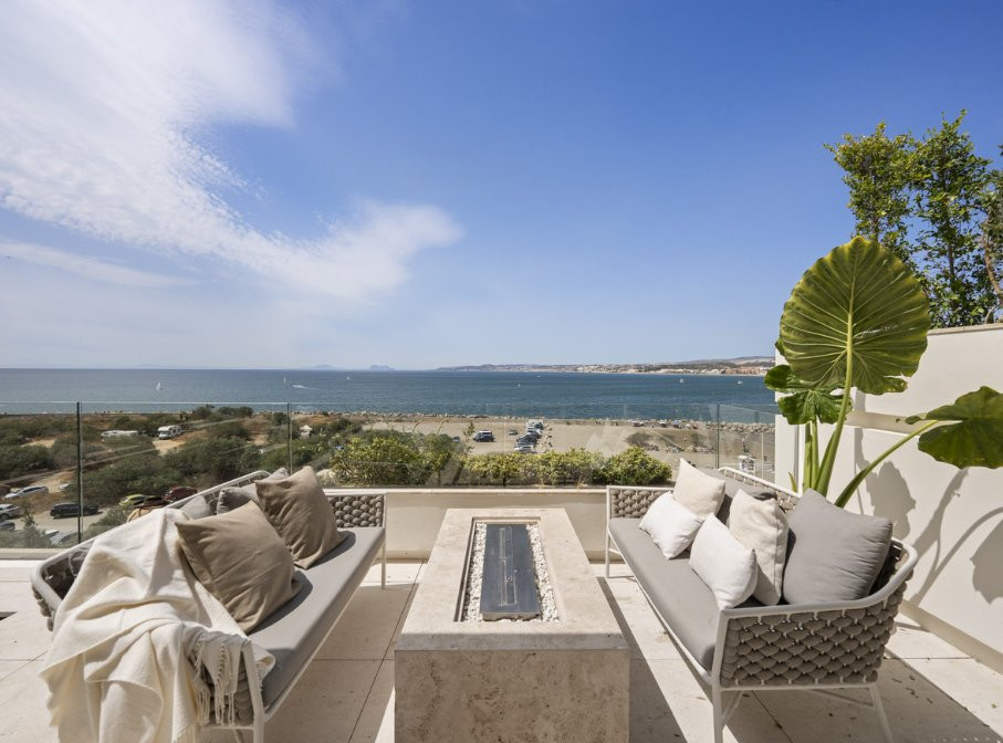 Penthouse 3 Bedrooms 2 Bathrooms in Estepona, Costa del Sol