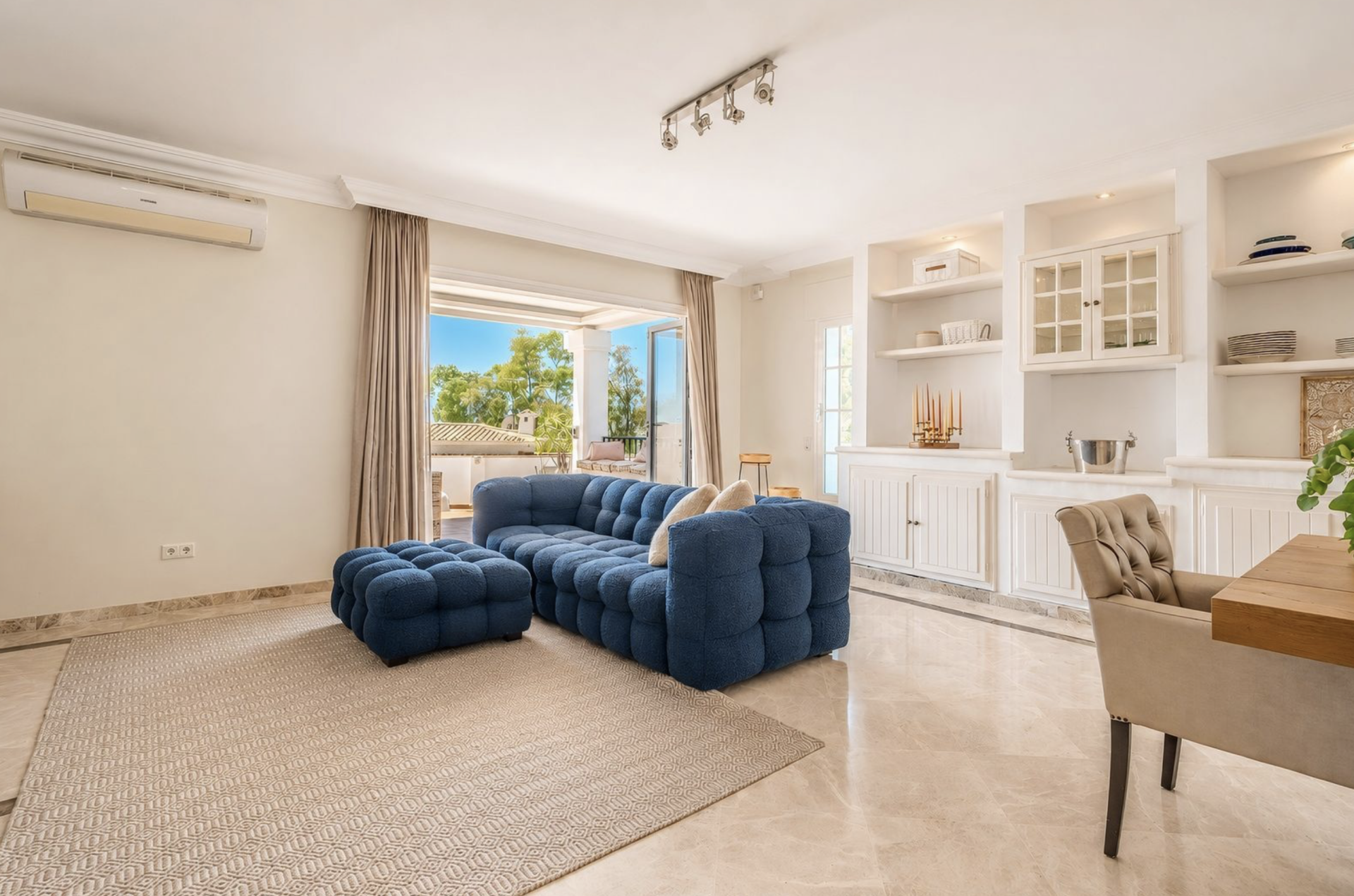 Villa 4 Bedrooms 5 Bathrooms in Marbella, Costa del Sol