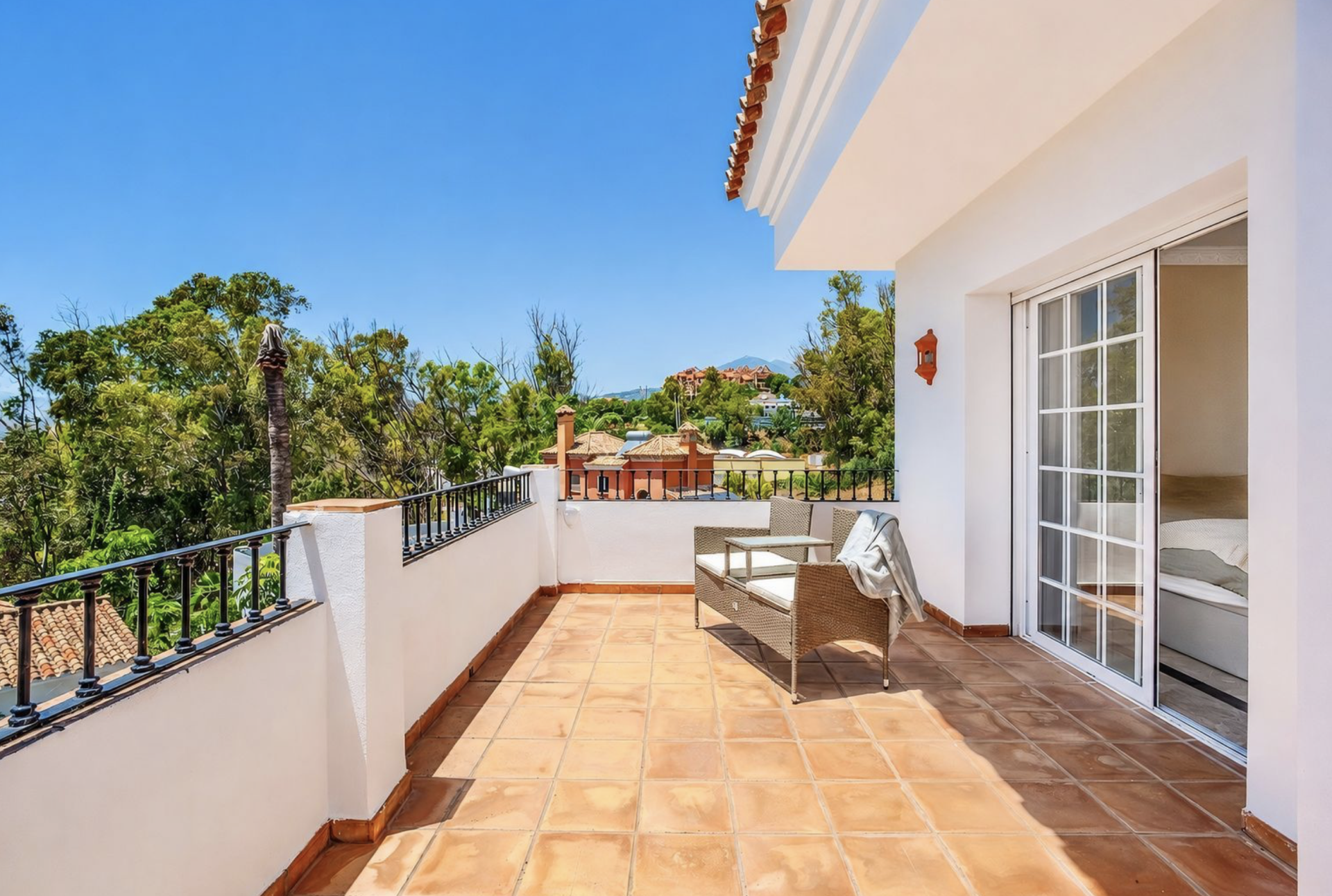 Villa 4 Bedrooms 5 Bathrooms in Marbella, Costa del Sol