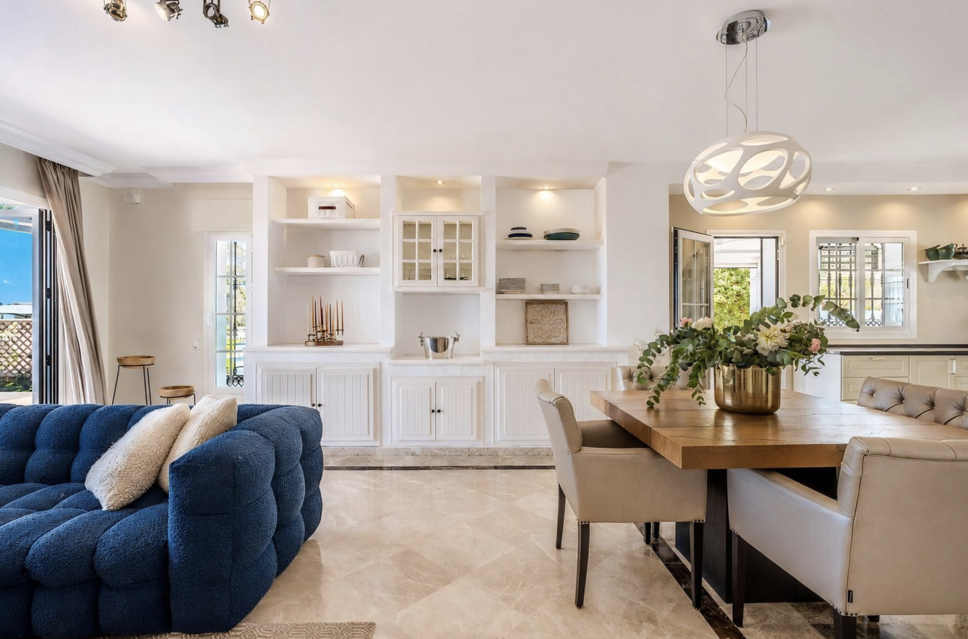 Villa 4 Bedrooms 5 Bathrooms in Marbella, Costa del Sol