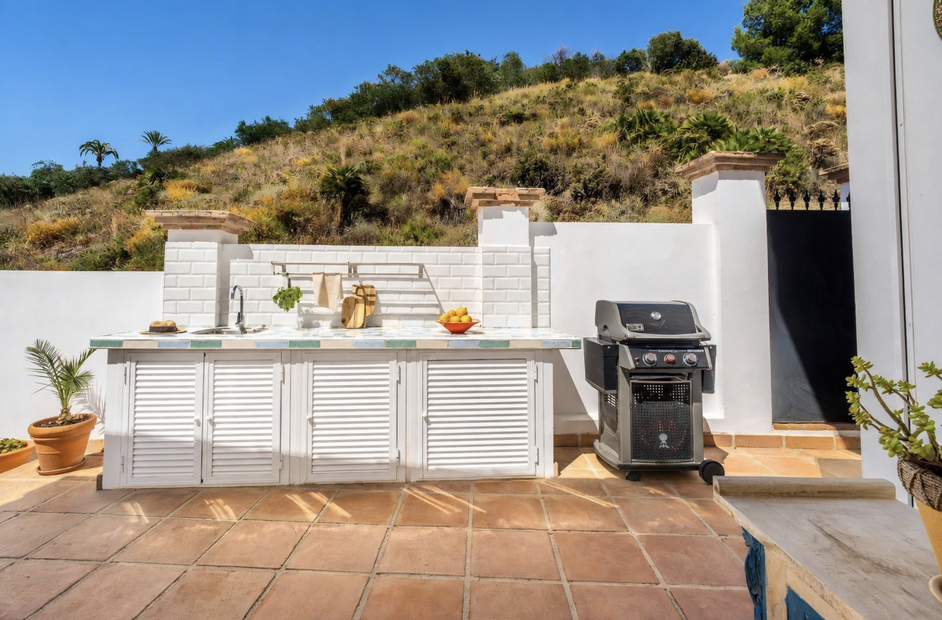 Villa 4 Bedrooms 5 Bathrooms in Marbella, Costa del Sol