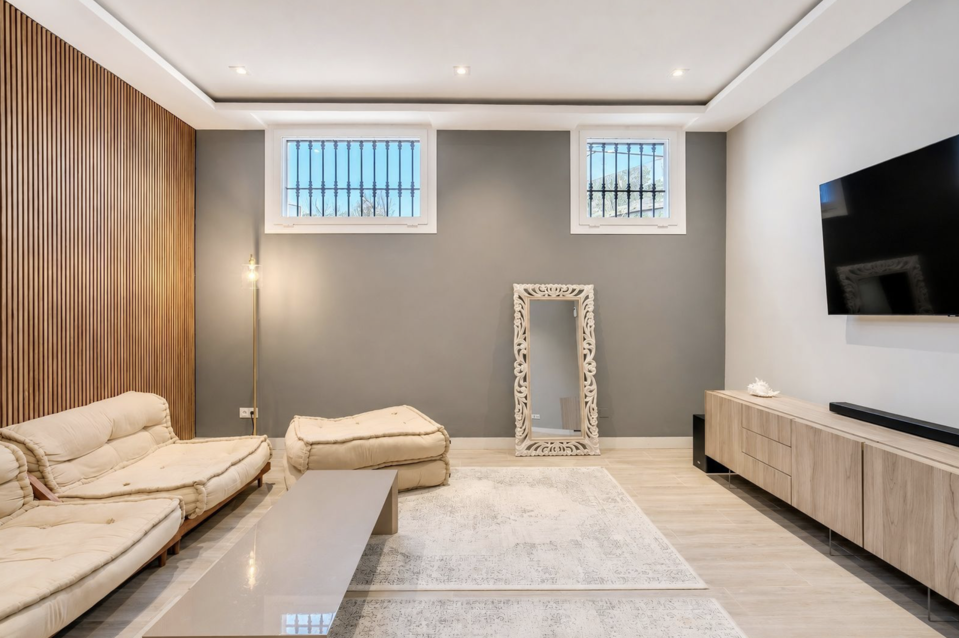 Villa 4 Bedrooms 5 Bathrooms in Marbella, Costa del Sol