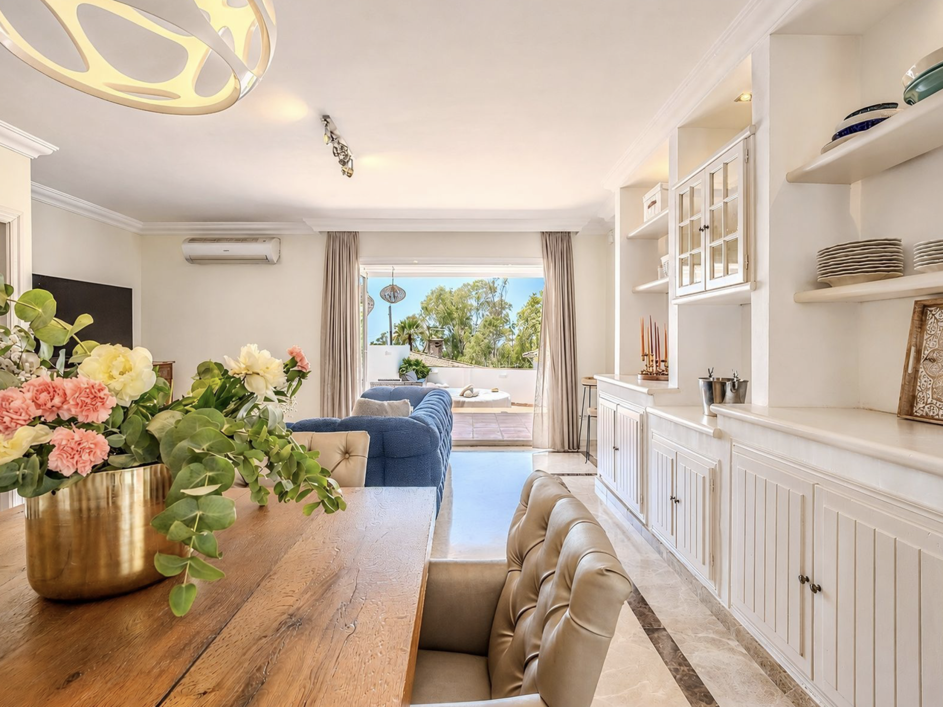 Villa 4 Bedrooms 5 Bathrooms in Marbella, Costa del Sol
