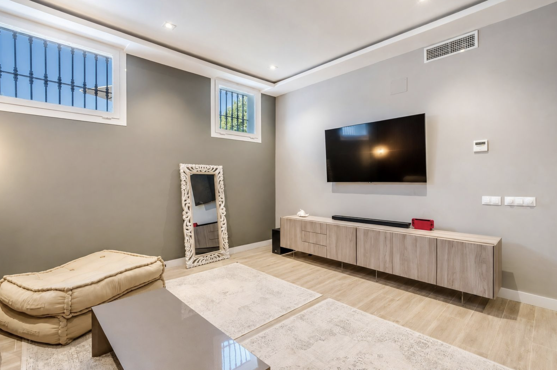 Villa 4 Bedrooms 5 Bathrooms in Marbella, Costa del Sol
