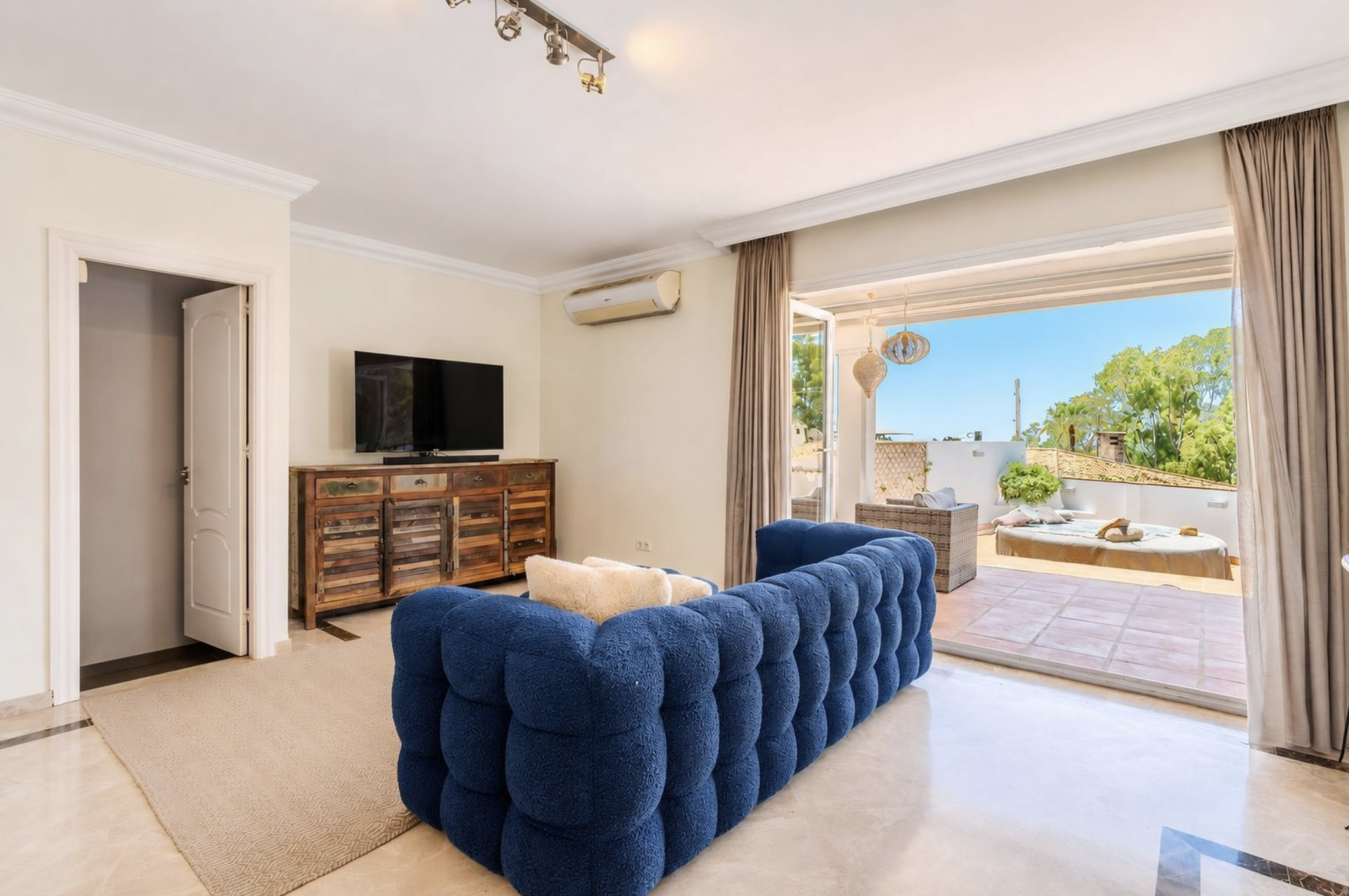 Villa 4 Bedrooms 5 Bathrooms in Marbella, Costa del Sol