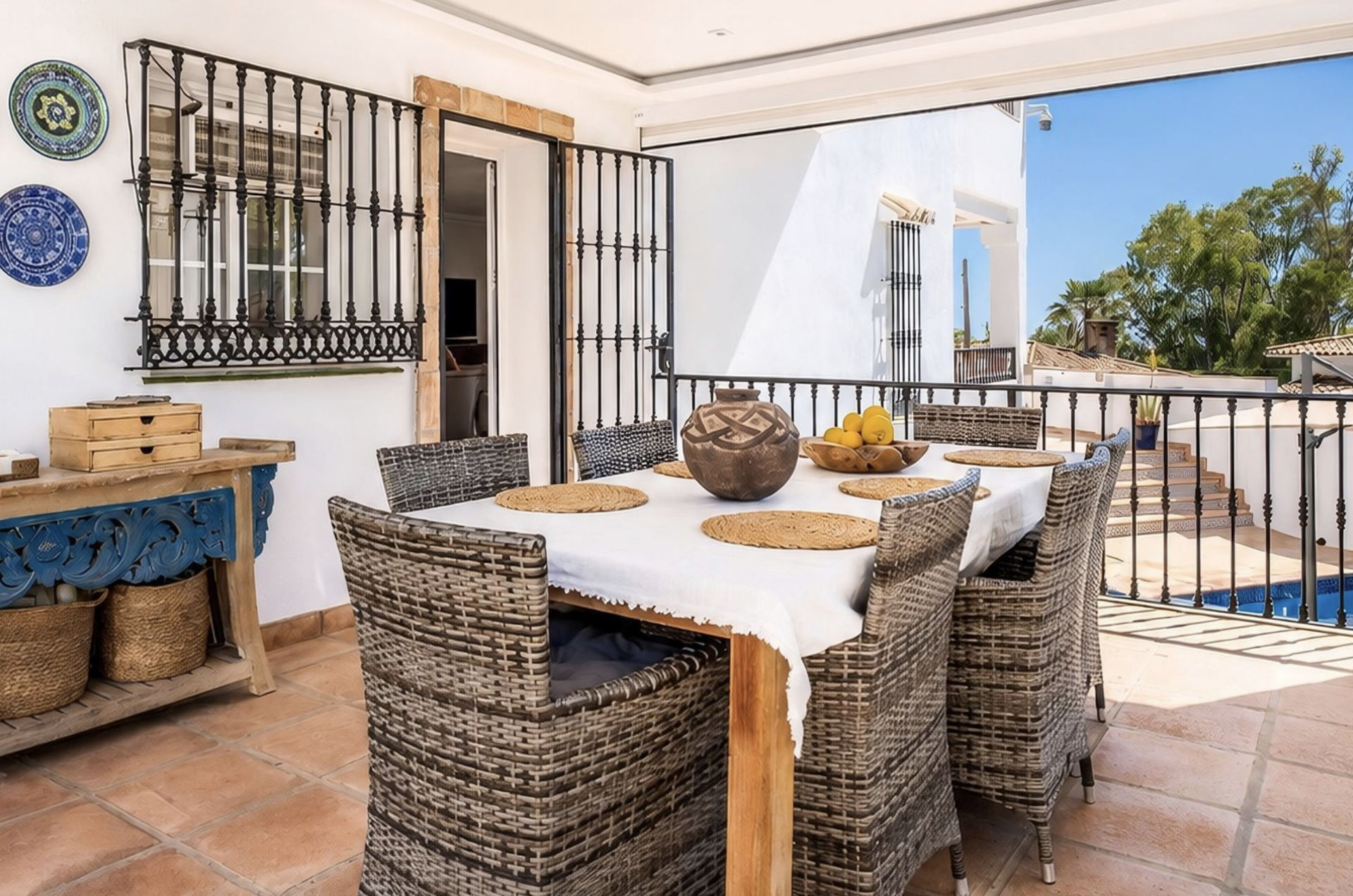 Villa 4 Bedrooms 5 Bathrooms in Marbella, Costa del Sol