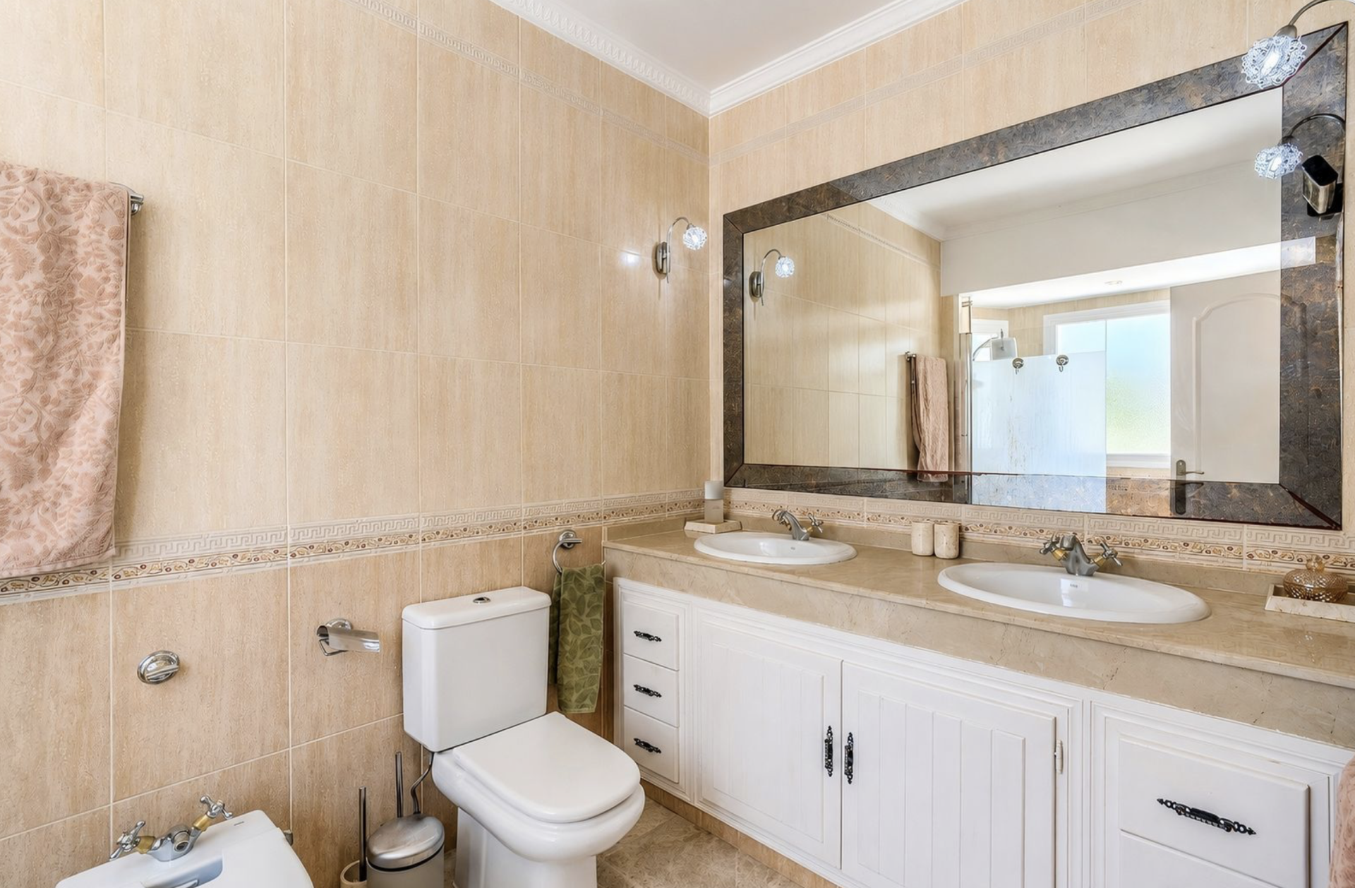 Villa 4 Bedrooms 5 Bathrooms in Marbella, Costa del Sol