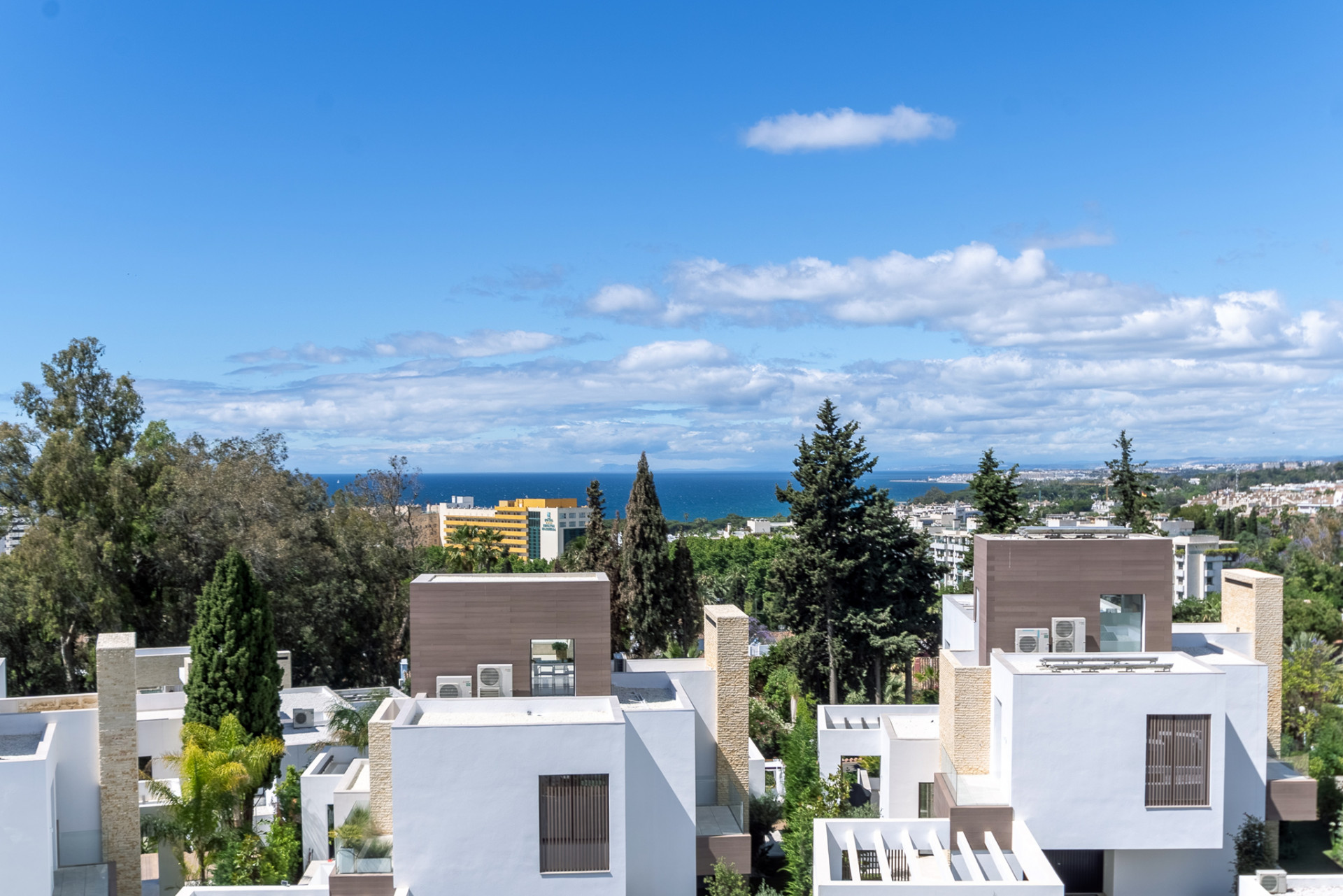 Villa 4 Bedrooms 4 Bathrooms in Marbella, Costa del Sol