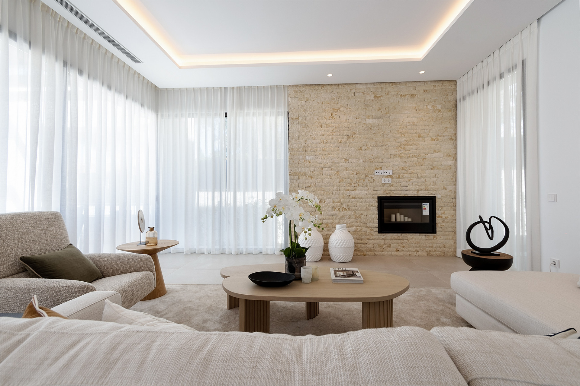 Villa 4 Bedrooms 4 Bathrooms in Marbella, Costa del Sol