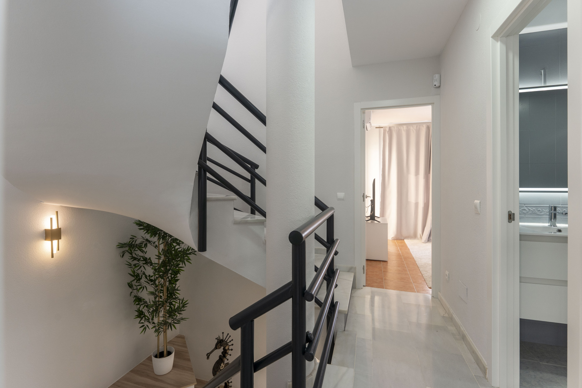 Town House 3 Bedrooms 3 Bathrooms in Marbella, Costa del Sol