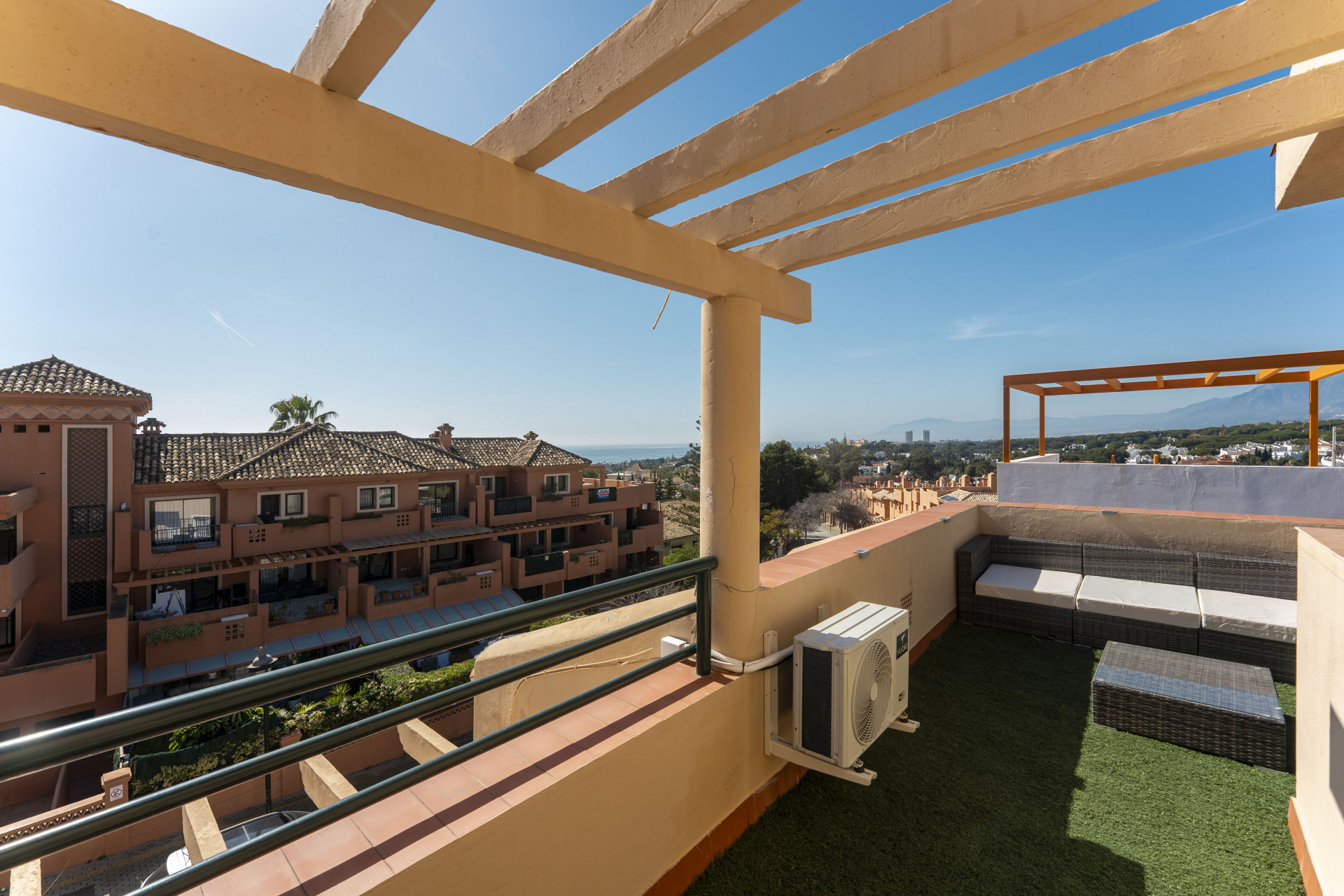 Town House 3 Bedrooms 3 Bathrooms in Marbella, Costa del Sol