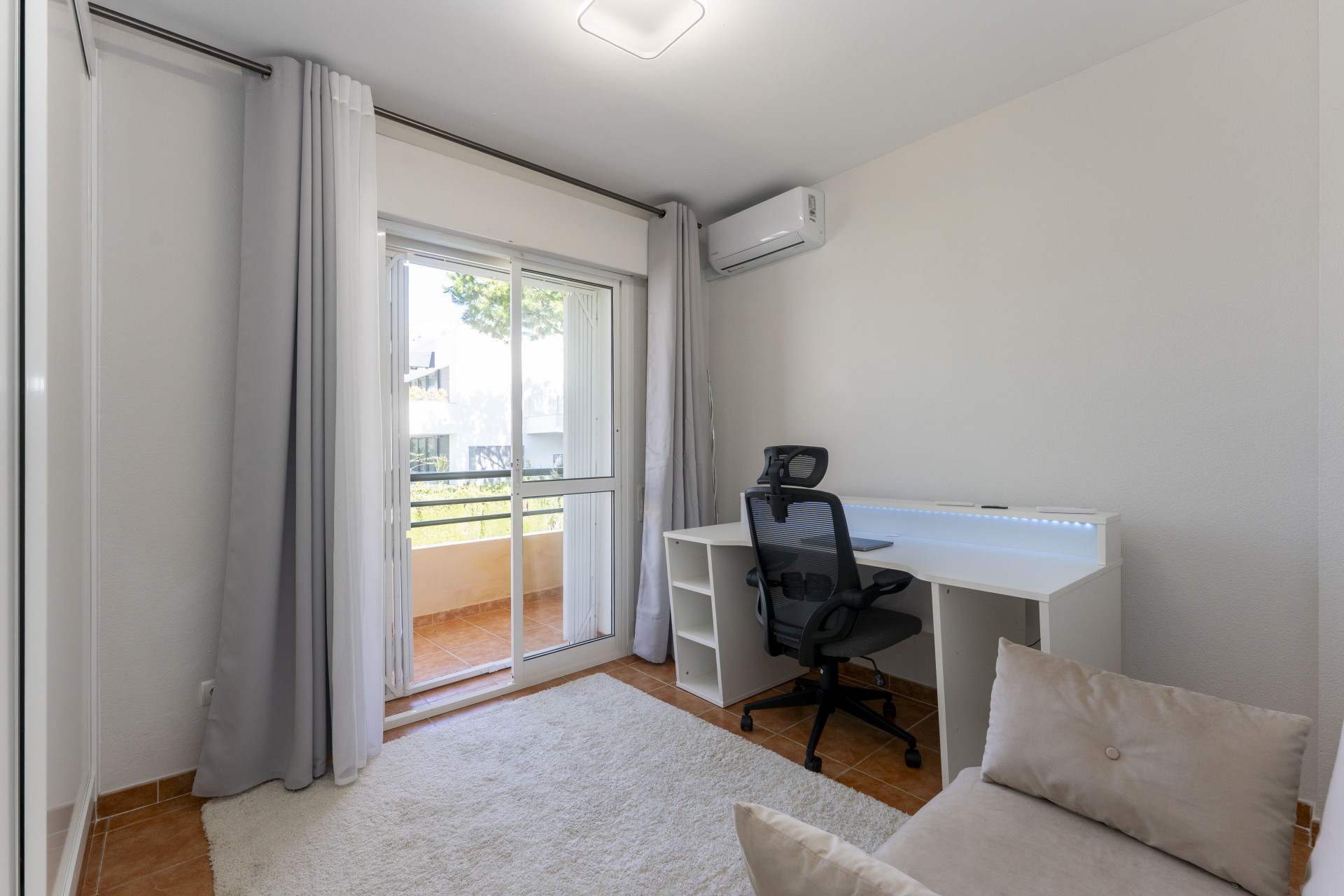 Town House 3 Bedrooms 3 Bathrooms in Marbella, Costa del Sol
