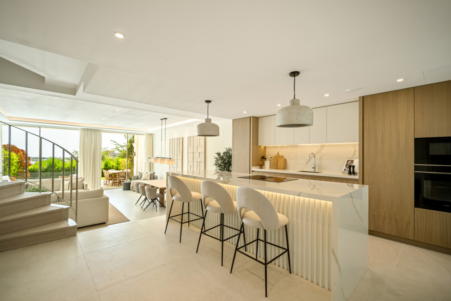 Villa 4 Bedrooms 4 Bathrooms in Benahavis, Costa del Sol