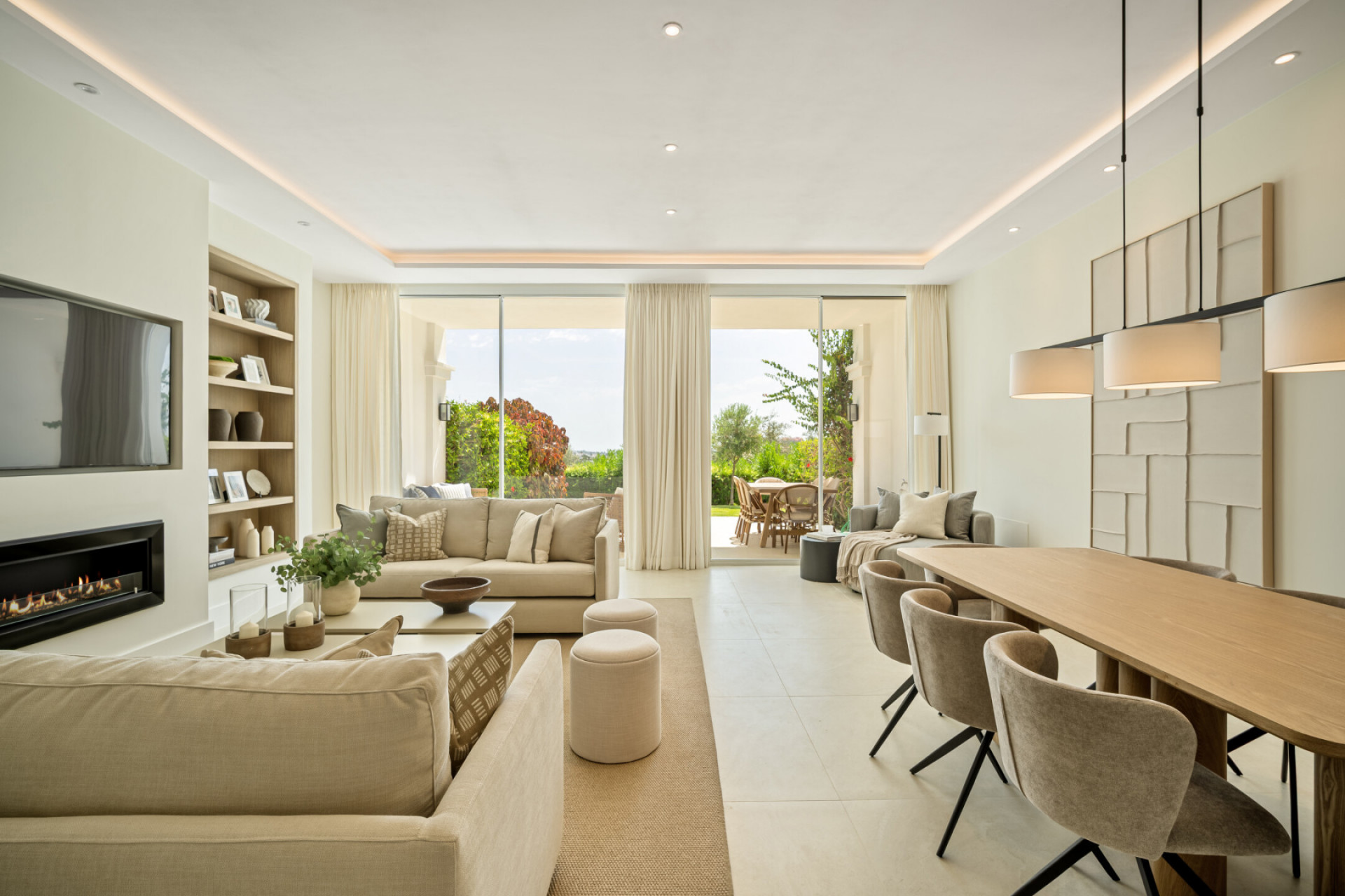 Villa 4 Bedrooms 4 Bathrooms in Benahavis, Costa del Sol