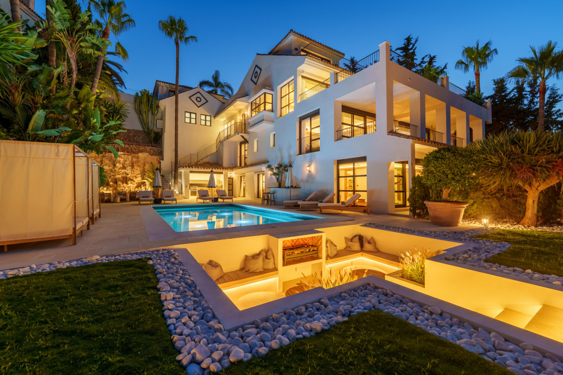 Villa 6 Bedrooms 7 Bathrooms in Marbella, Costa del Sol