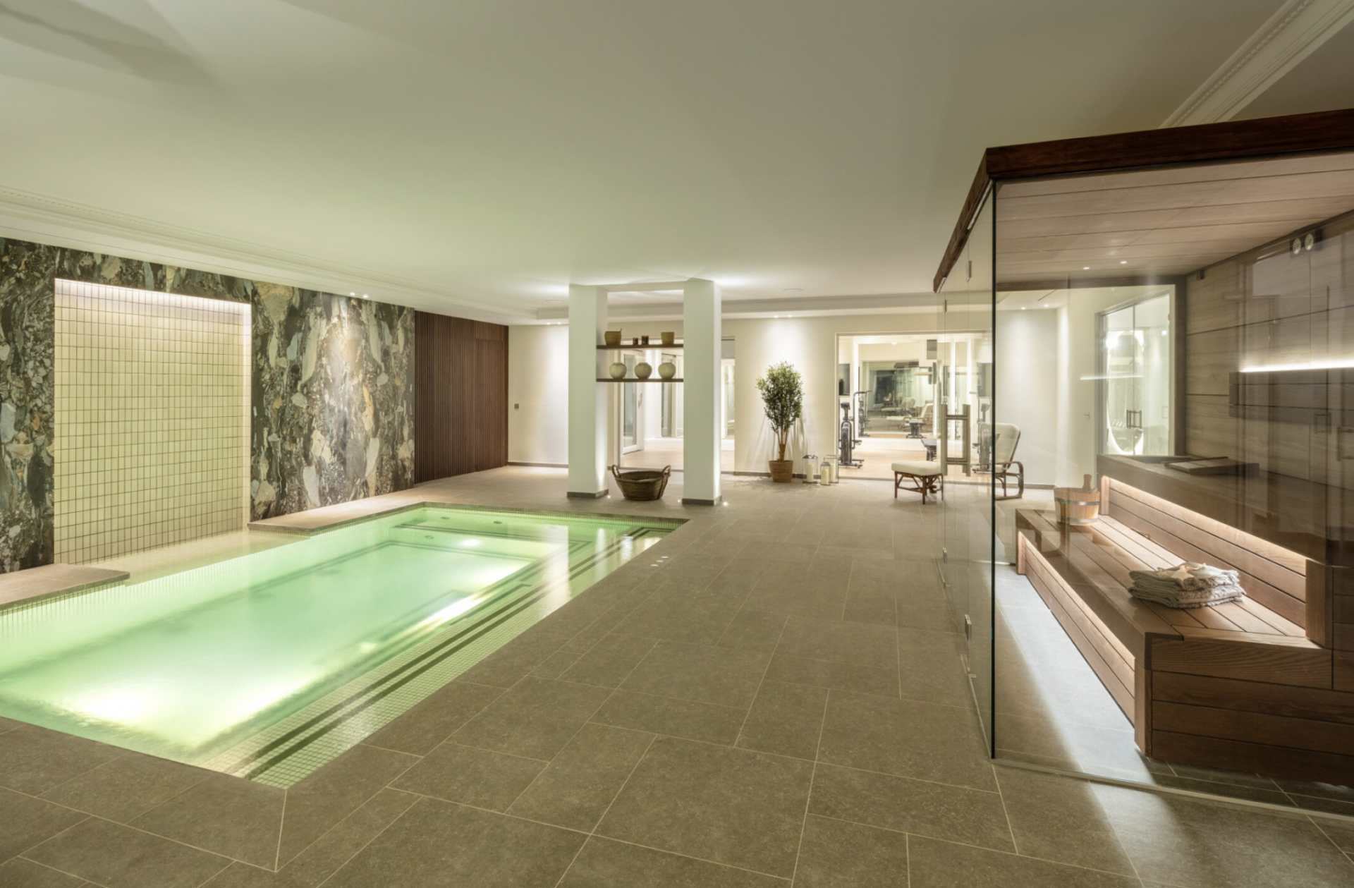 Villa 6 Bedrooms 7 Bathrooms in Marbella, Costa del Sol