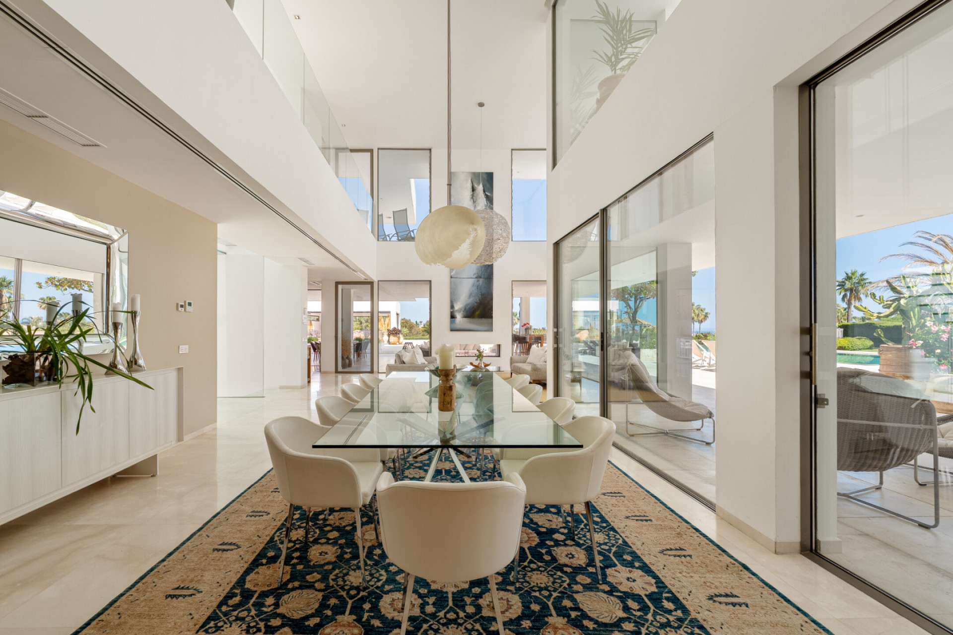 Villa 7 Bedrooms 6 Bathrooms in Marbella, Costa del Sol